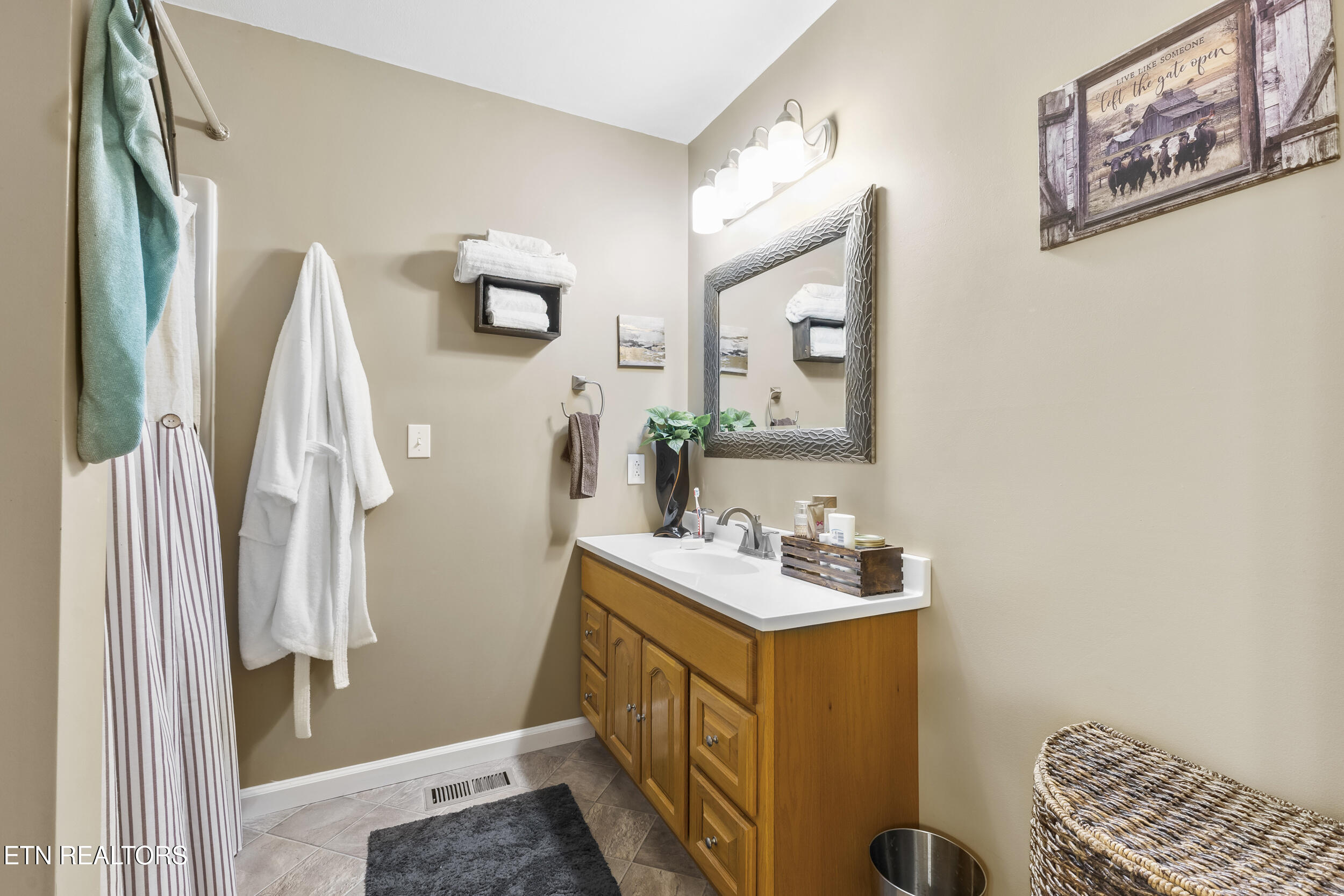 370 Vannoy Road Tazewell TN 37879