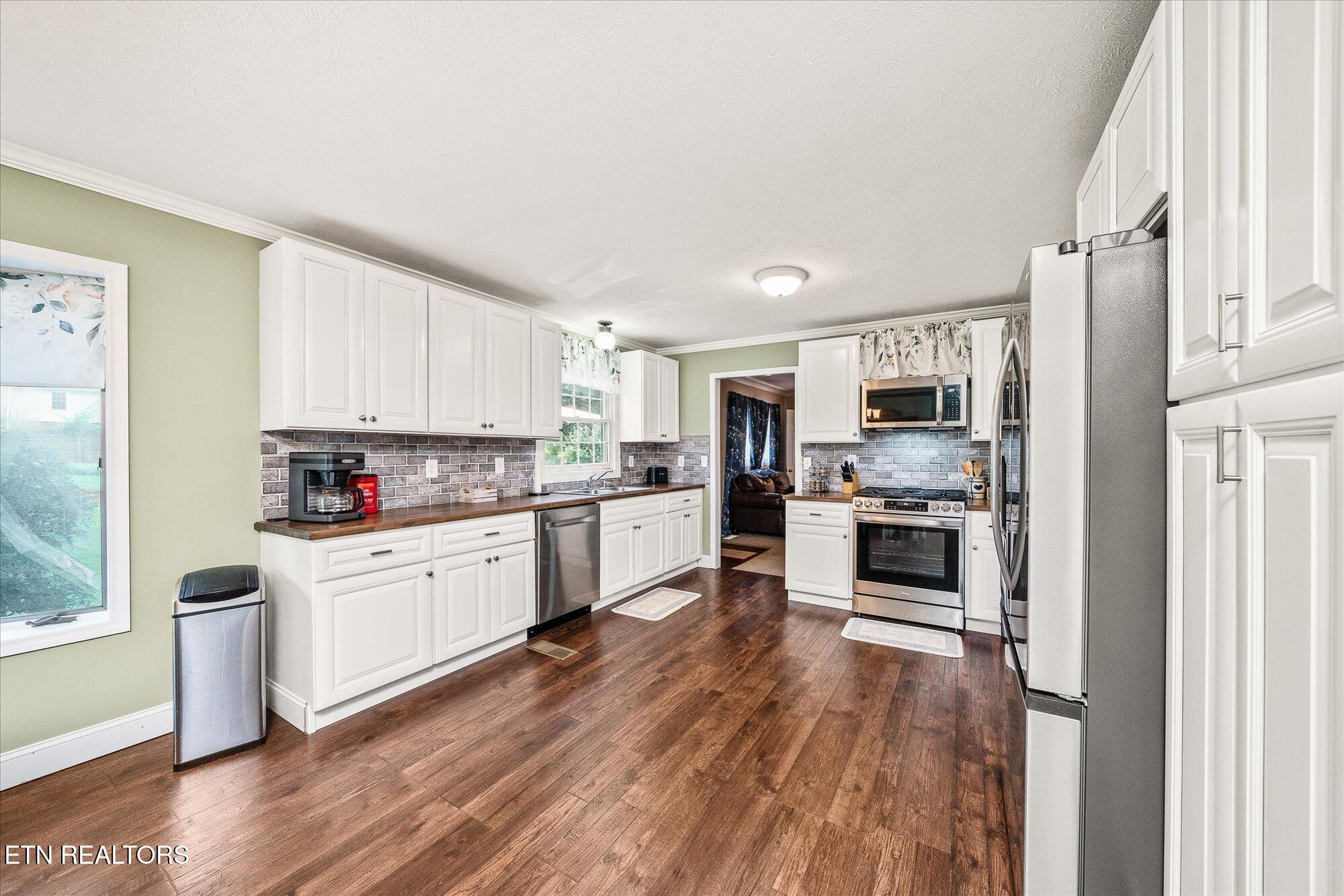 221 Magnolia Road Sparta TN 38583