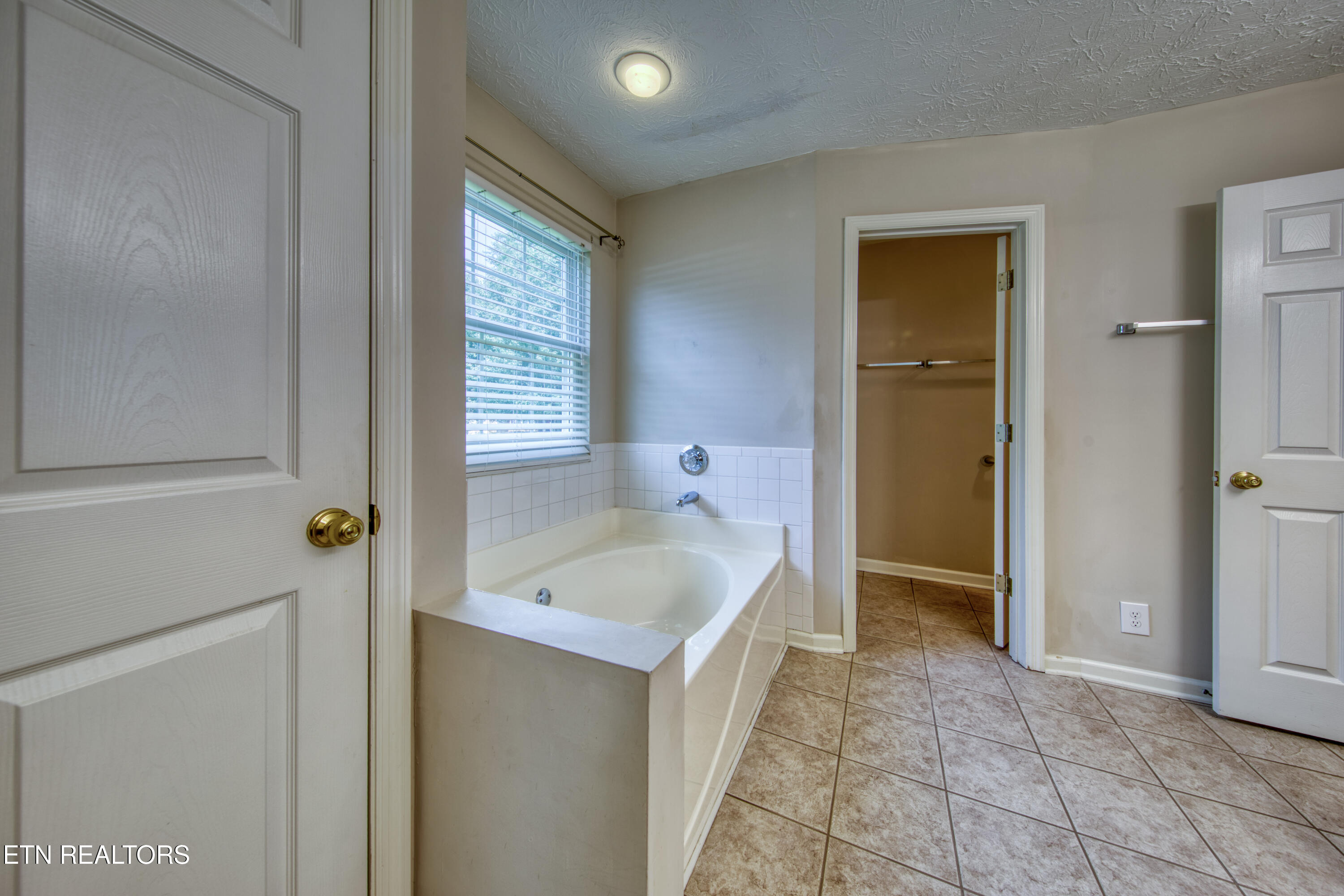 2024 Wayside Road Knoxville TN 37931