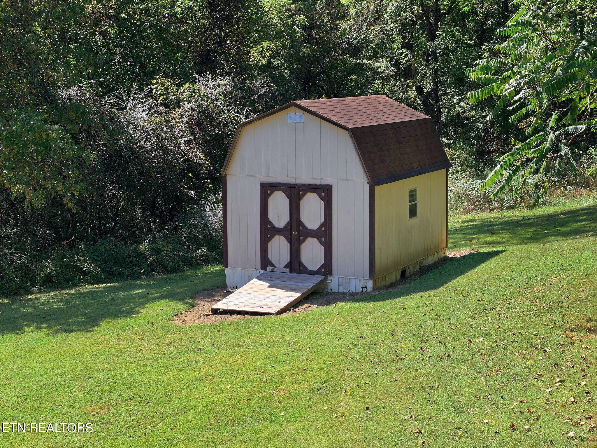 175 Johnson Lane Rocky Top TN 37769