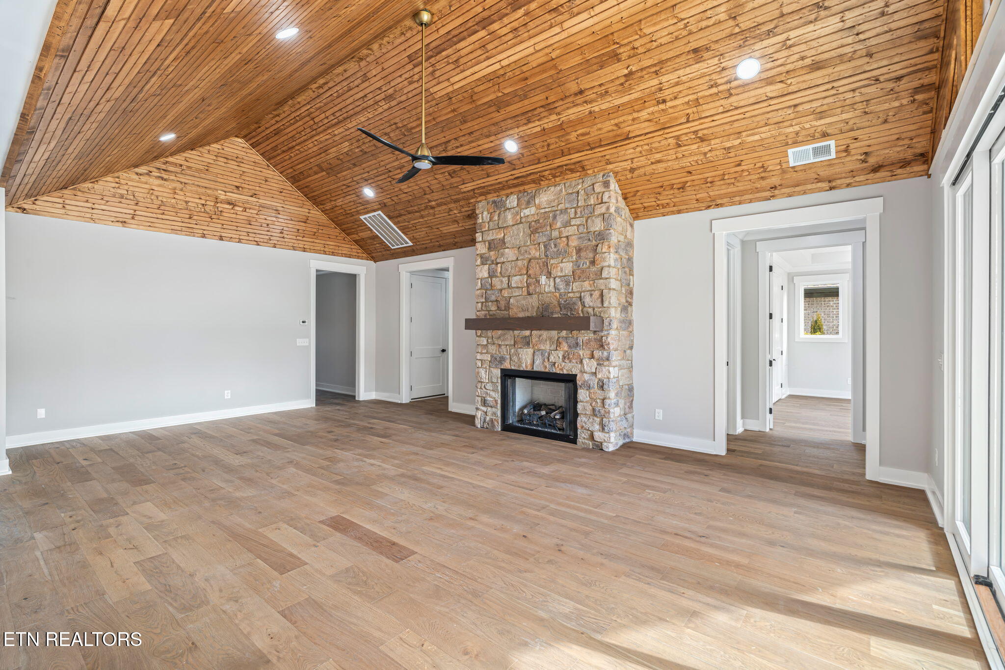 200 Goldcrest Drive Vonore TN 37885