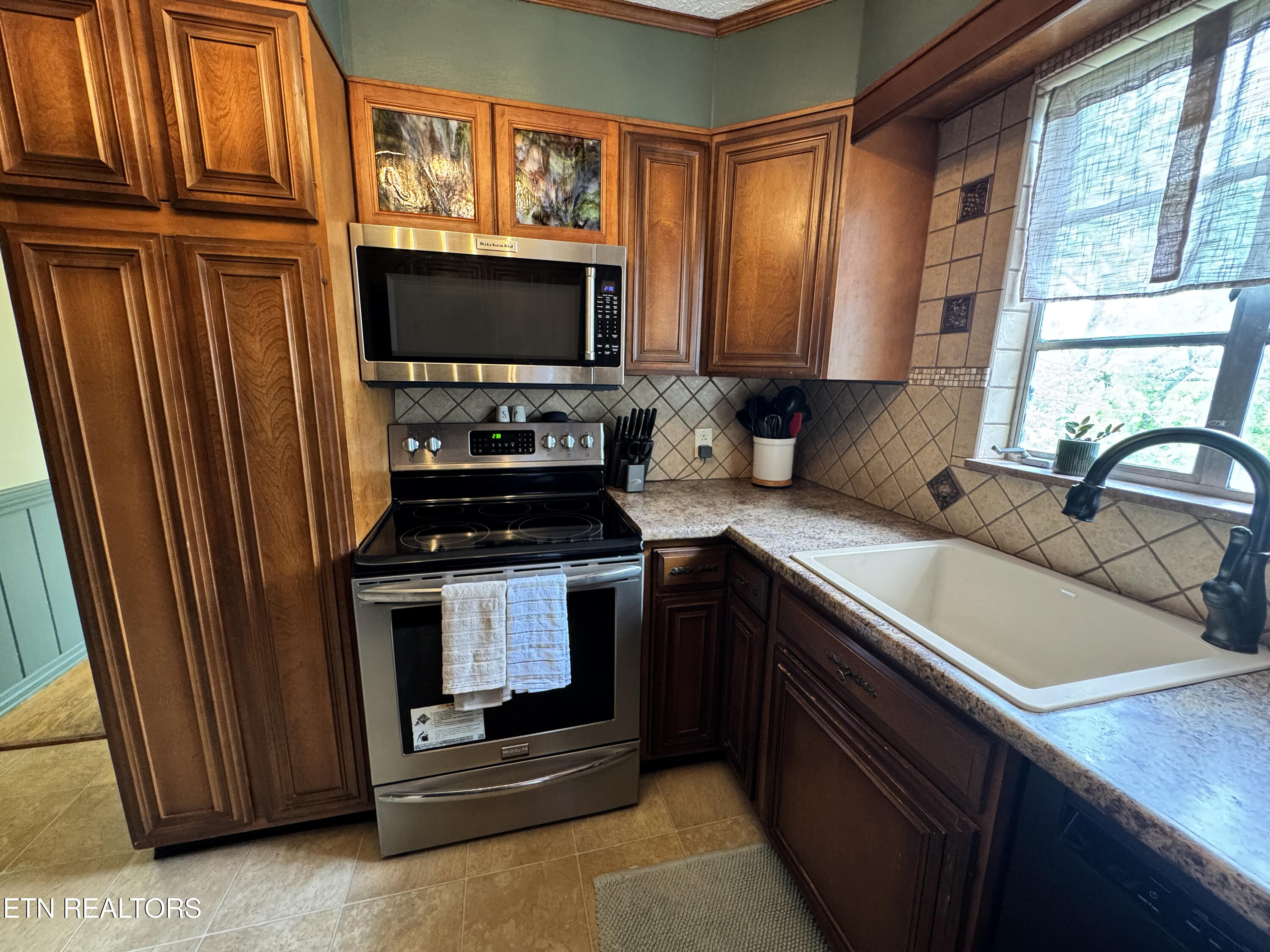 2802 Mineral Springs Avenue Knoxville TN 37917