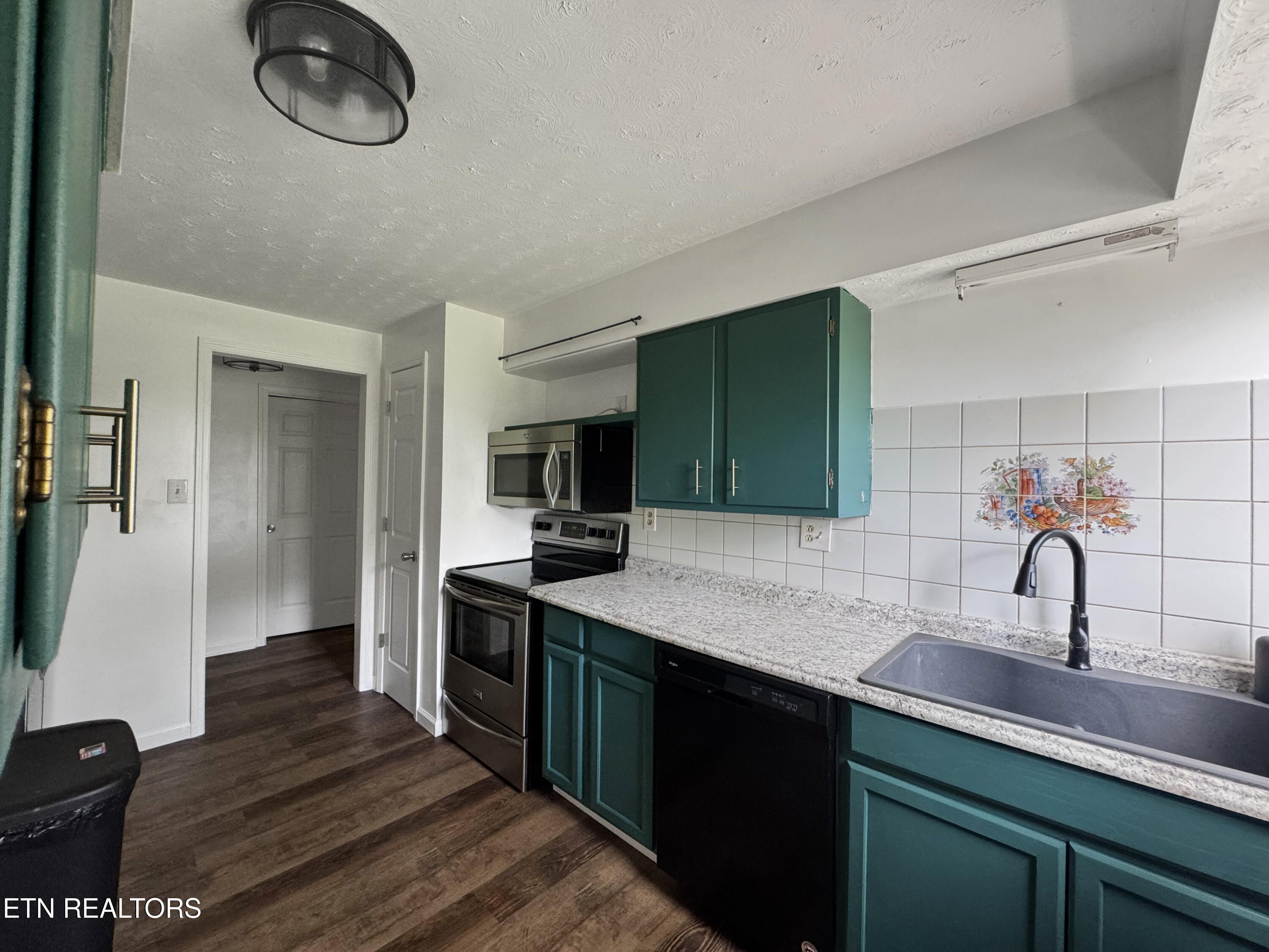 2802 Mineral Springs Avenue Knoxville TN 37917