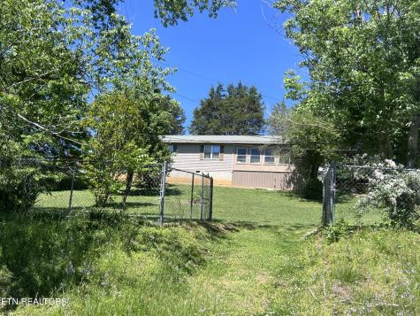 6631 Highway 63 Speedwell TN 37870