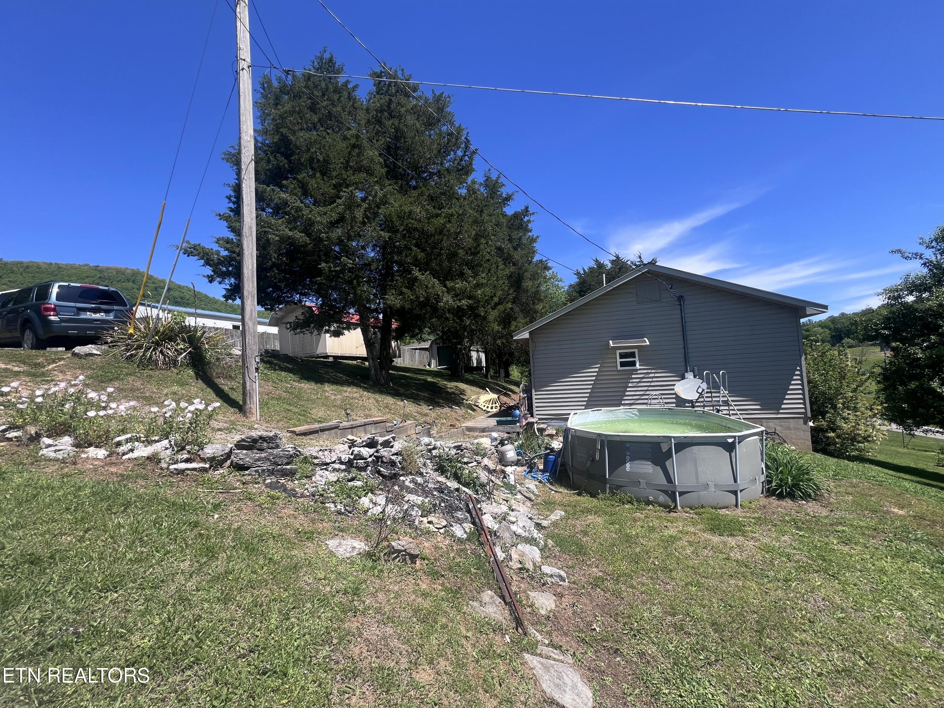 6631 Highway 63 Speedwell TN 37870