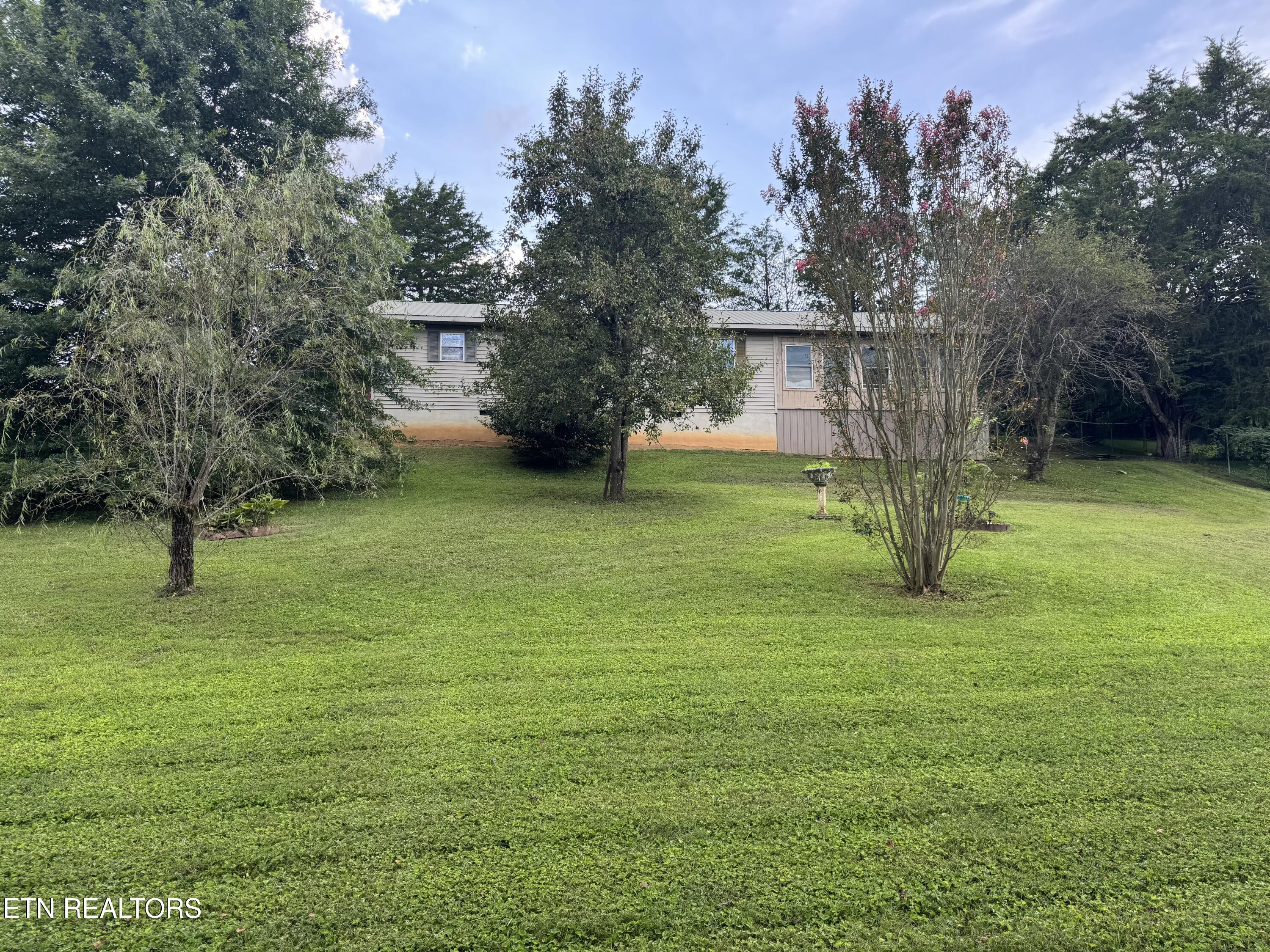 6631 Highway 63 Speedwell TN 37870