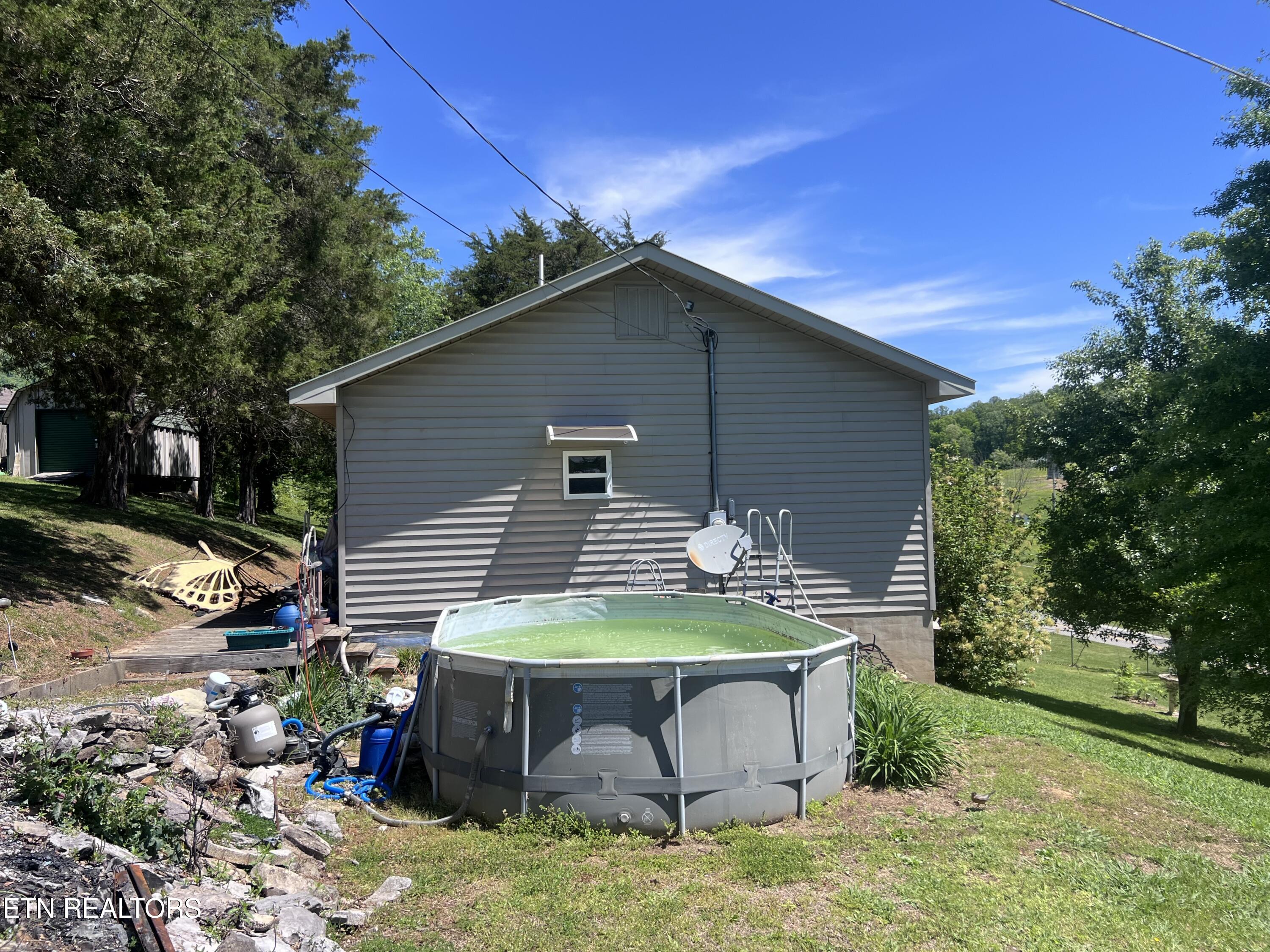 6631 Highway 63 Speedwell TN 37870