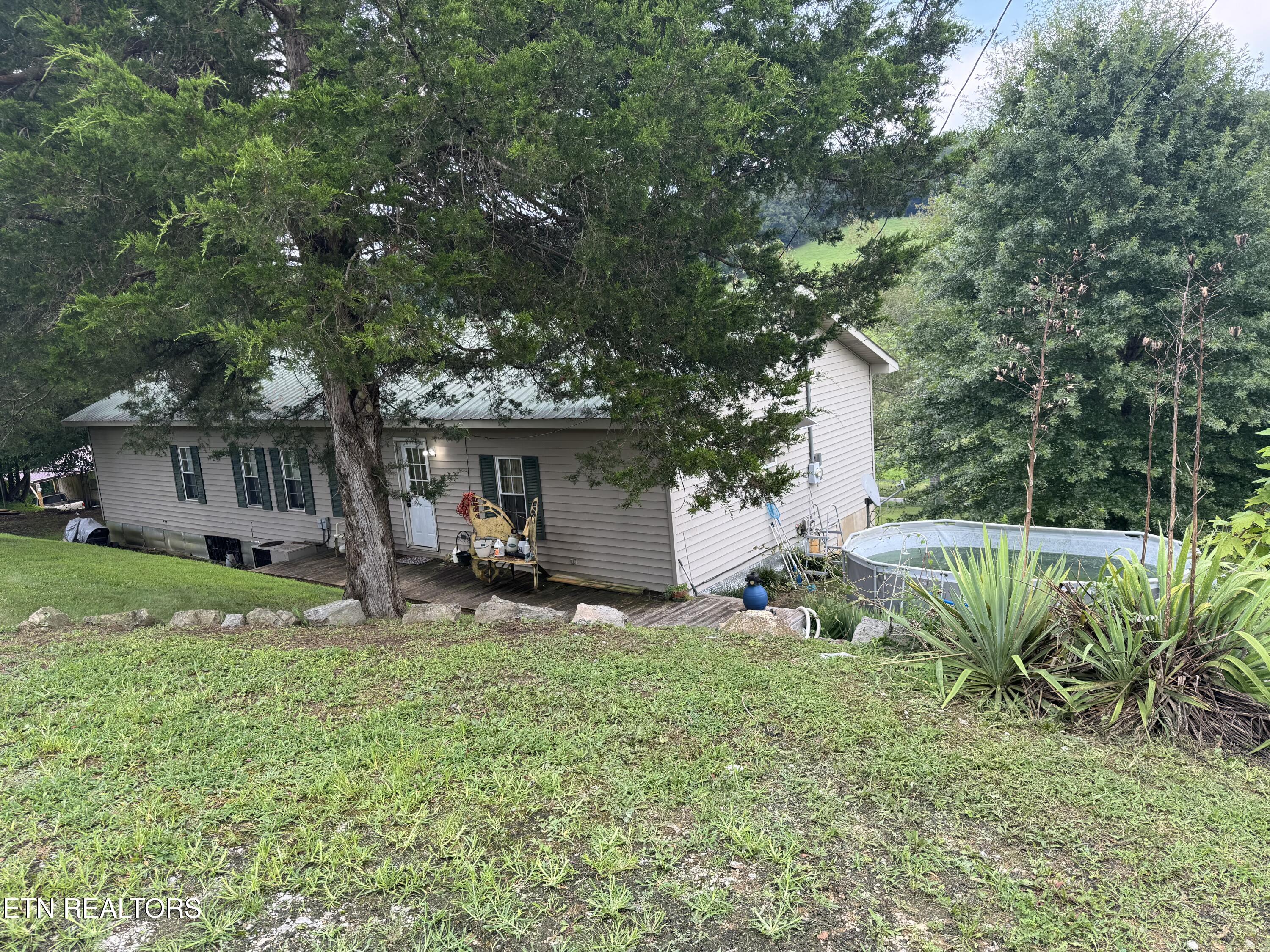 6631 Highway 63 Speedwell TN 37870