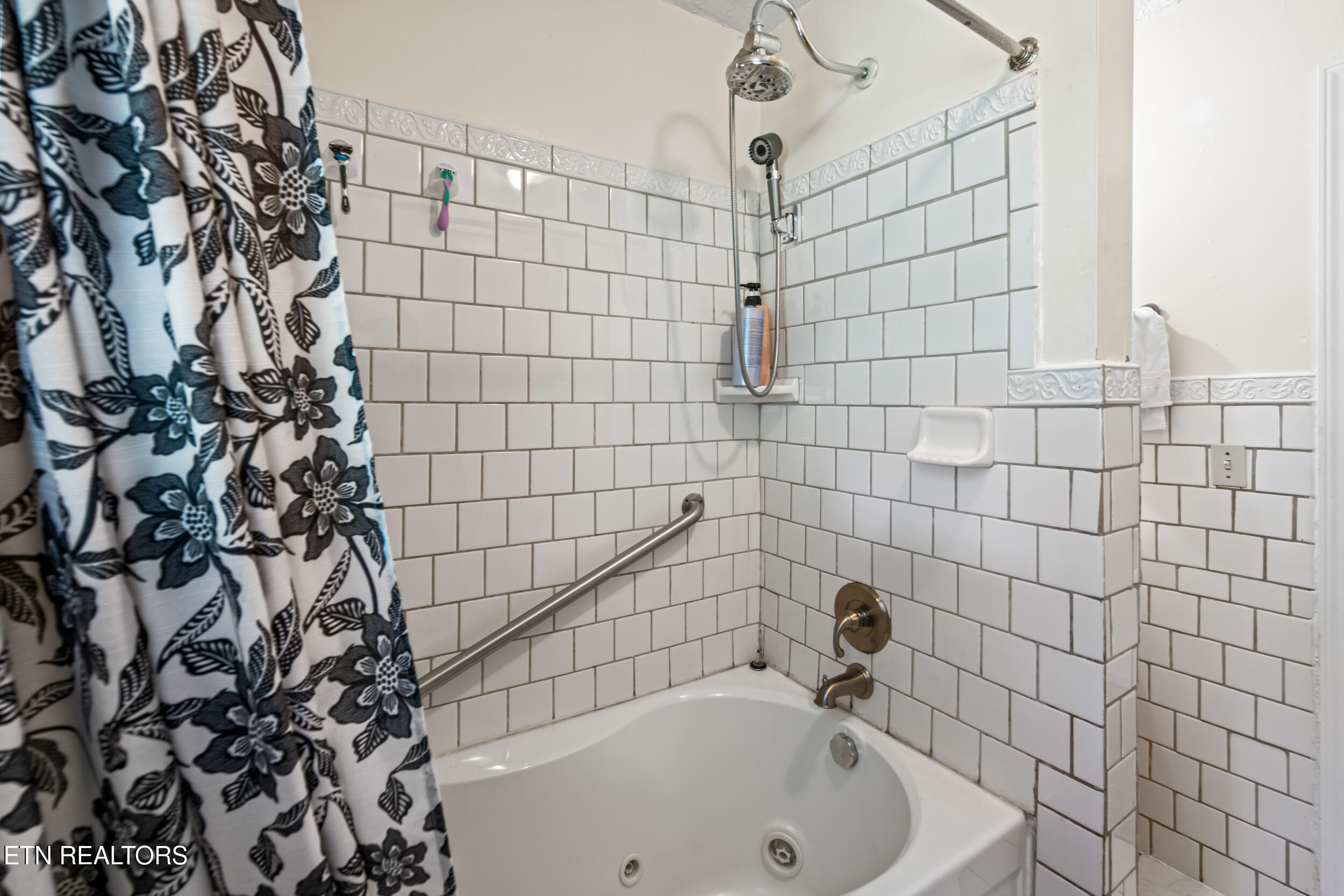 310 Hollifield Drive Jacksboro TN 37757