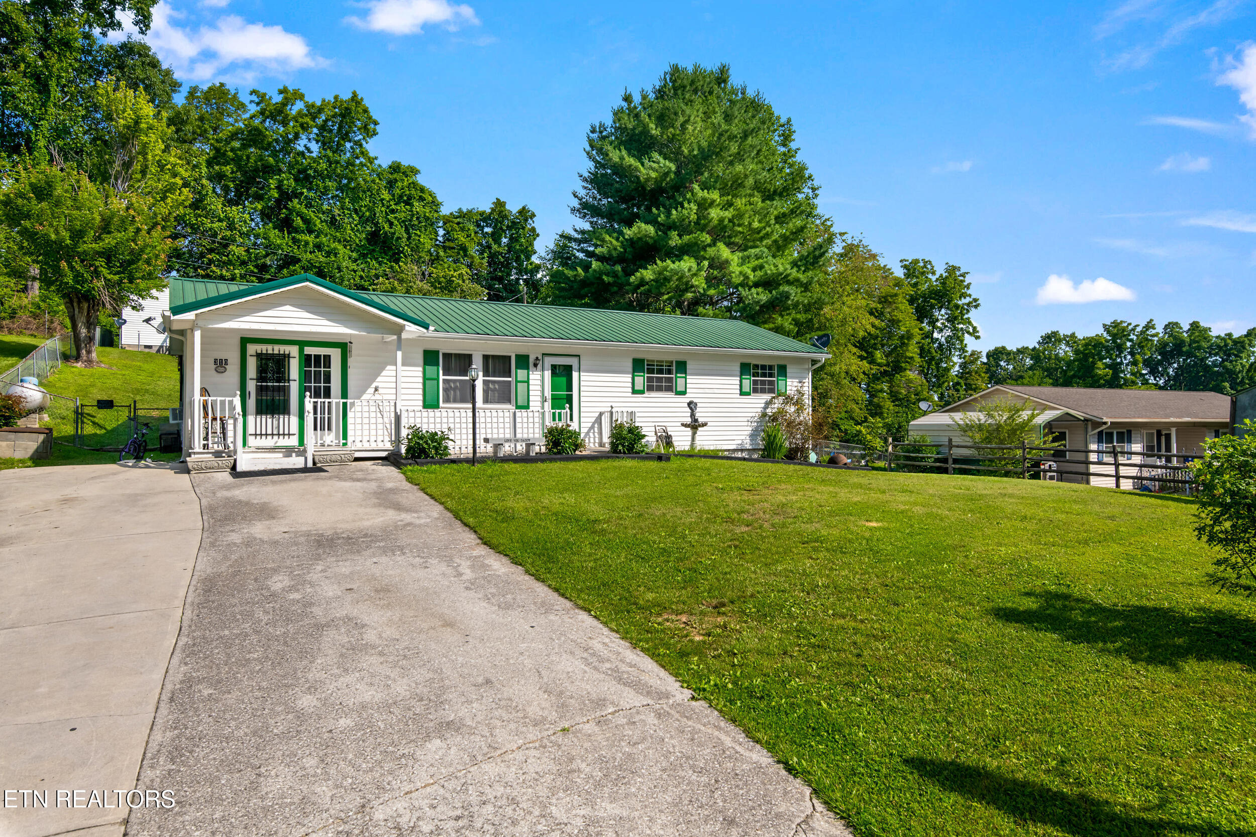 310 Hollifield Drive Jacksboro TN 37757