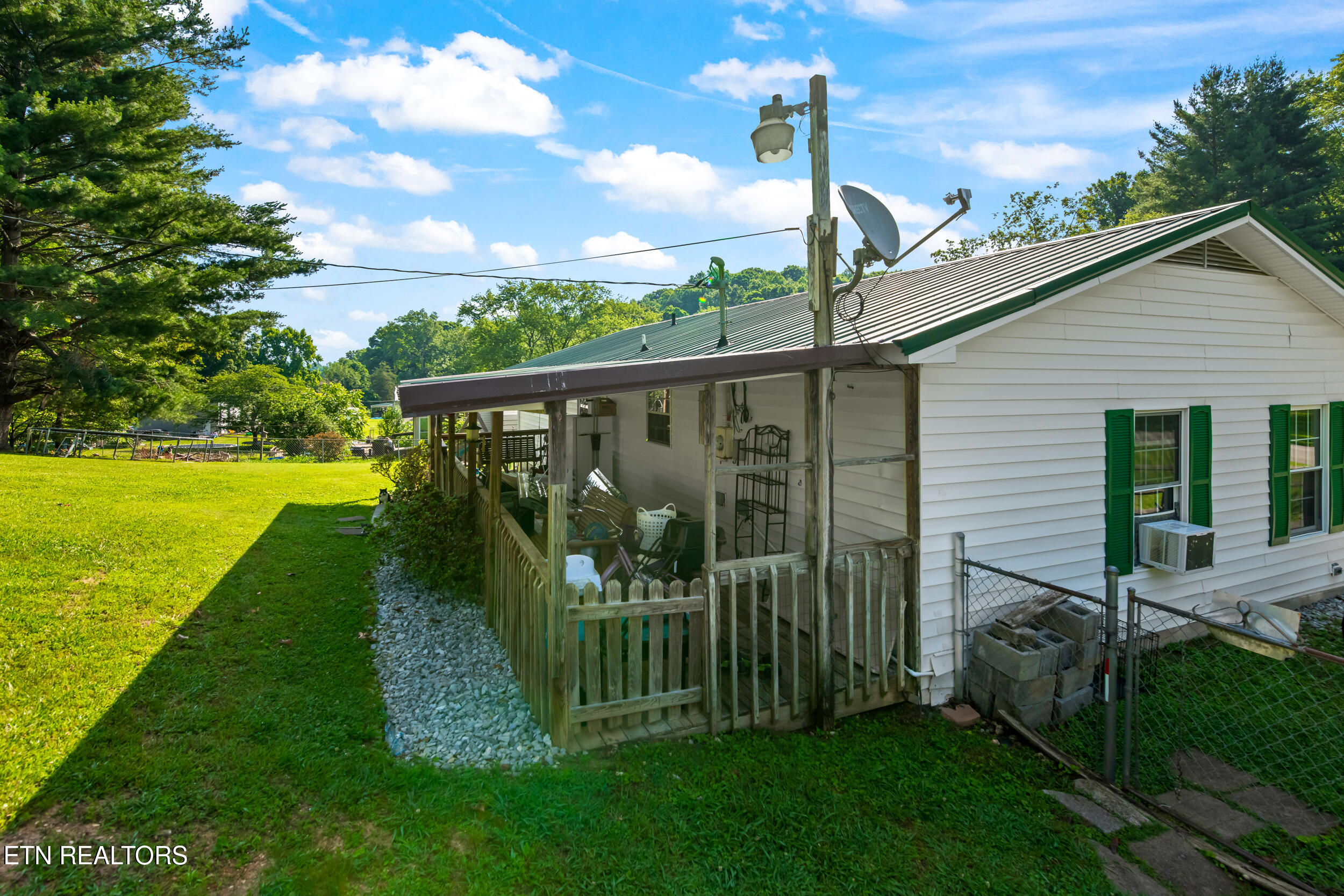 310 Hollifield Drive Jacksboro TN 37757
