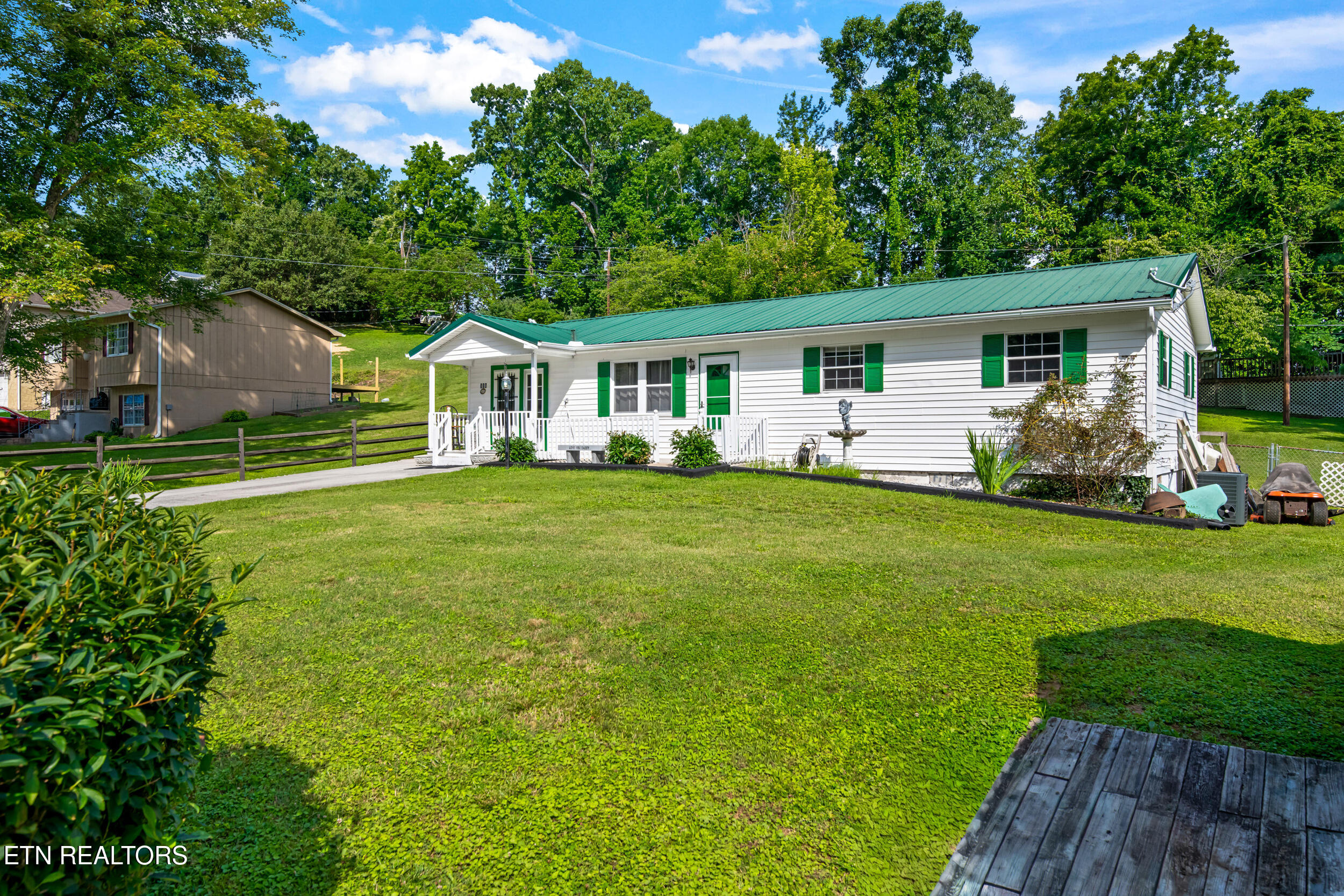 310 Hollifield Drive Jacksboro TN 37757