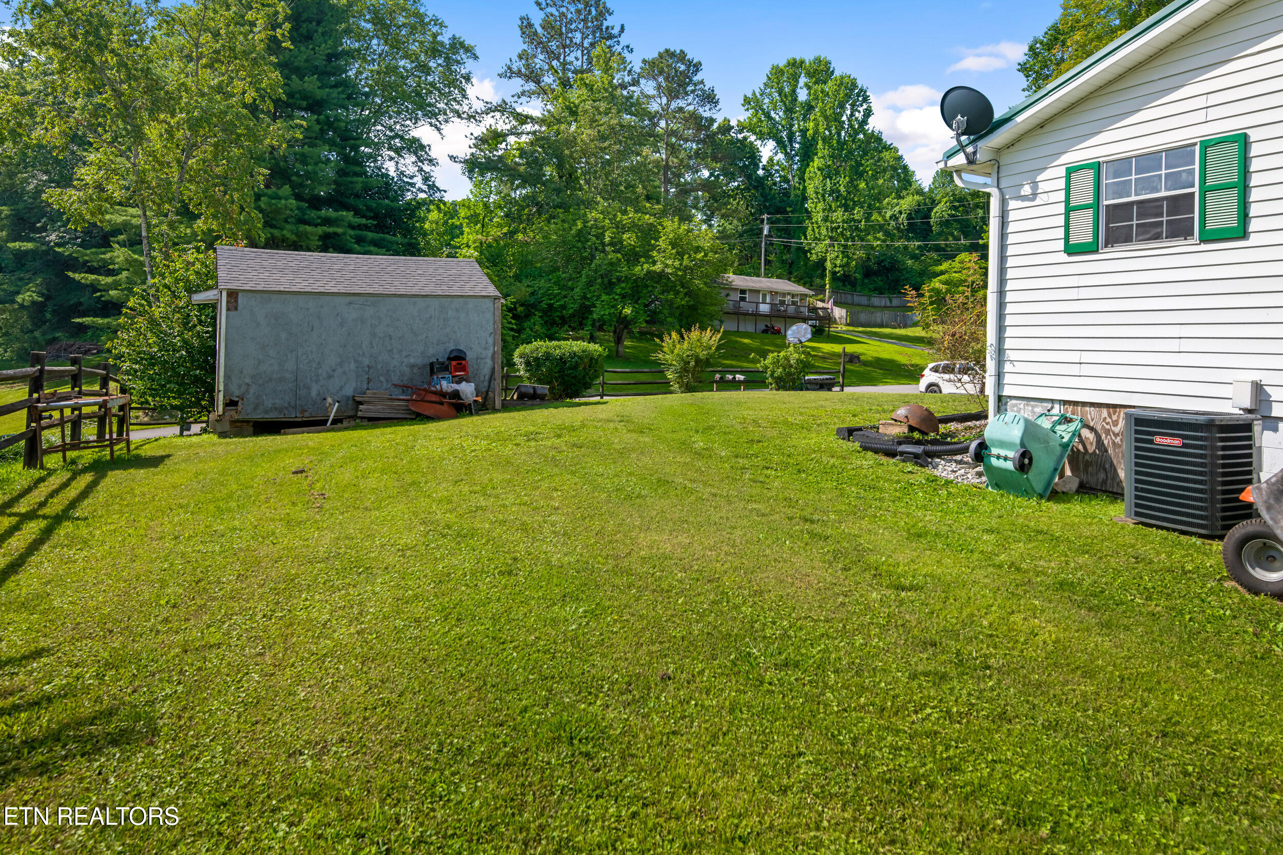 310 Hollifield Drive Jacksboro TN 37757