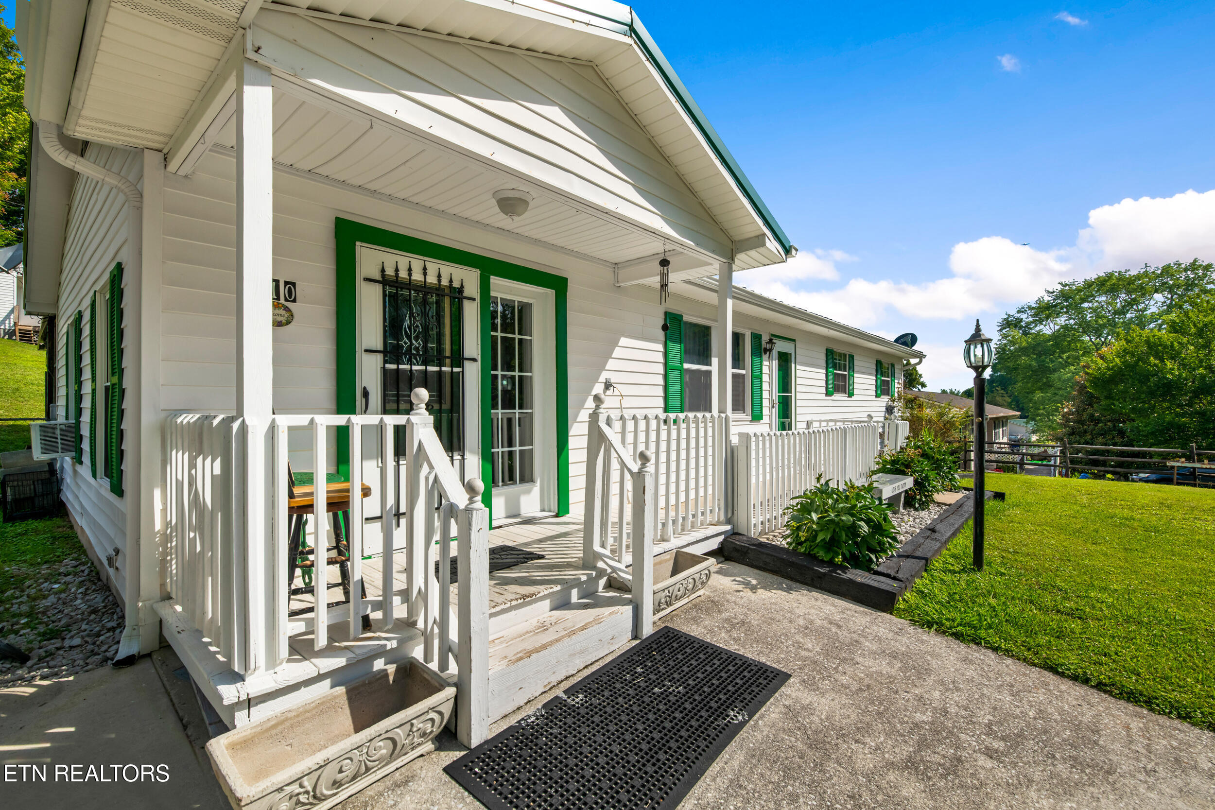 310 Hollifield Drive Jacksboro TN 37757
