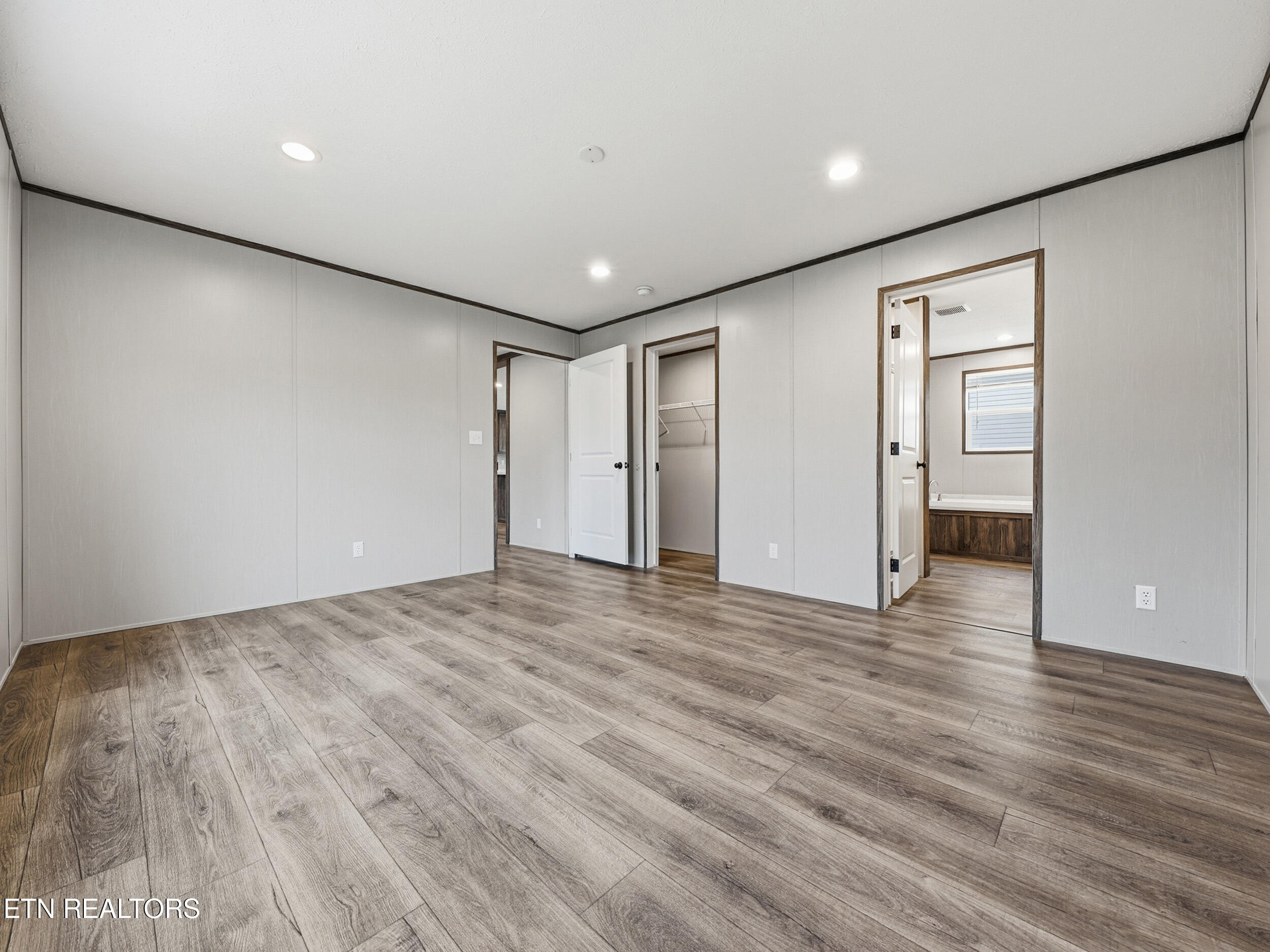 725 Siluria Street Harriman TN 37748