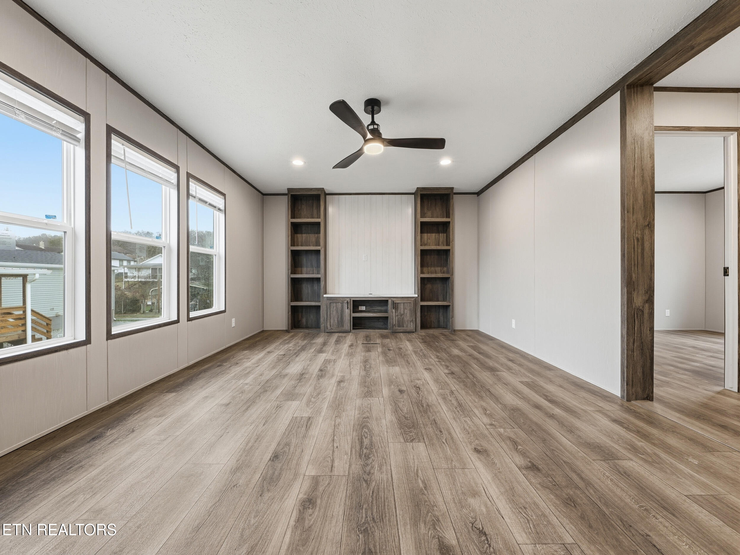 725 Siluria Street Harriman TN 37748