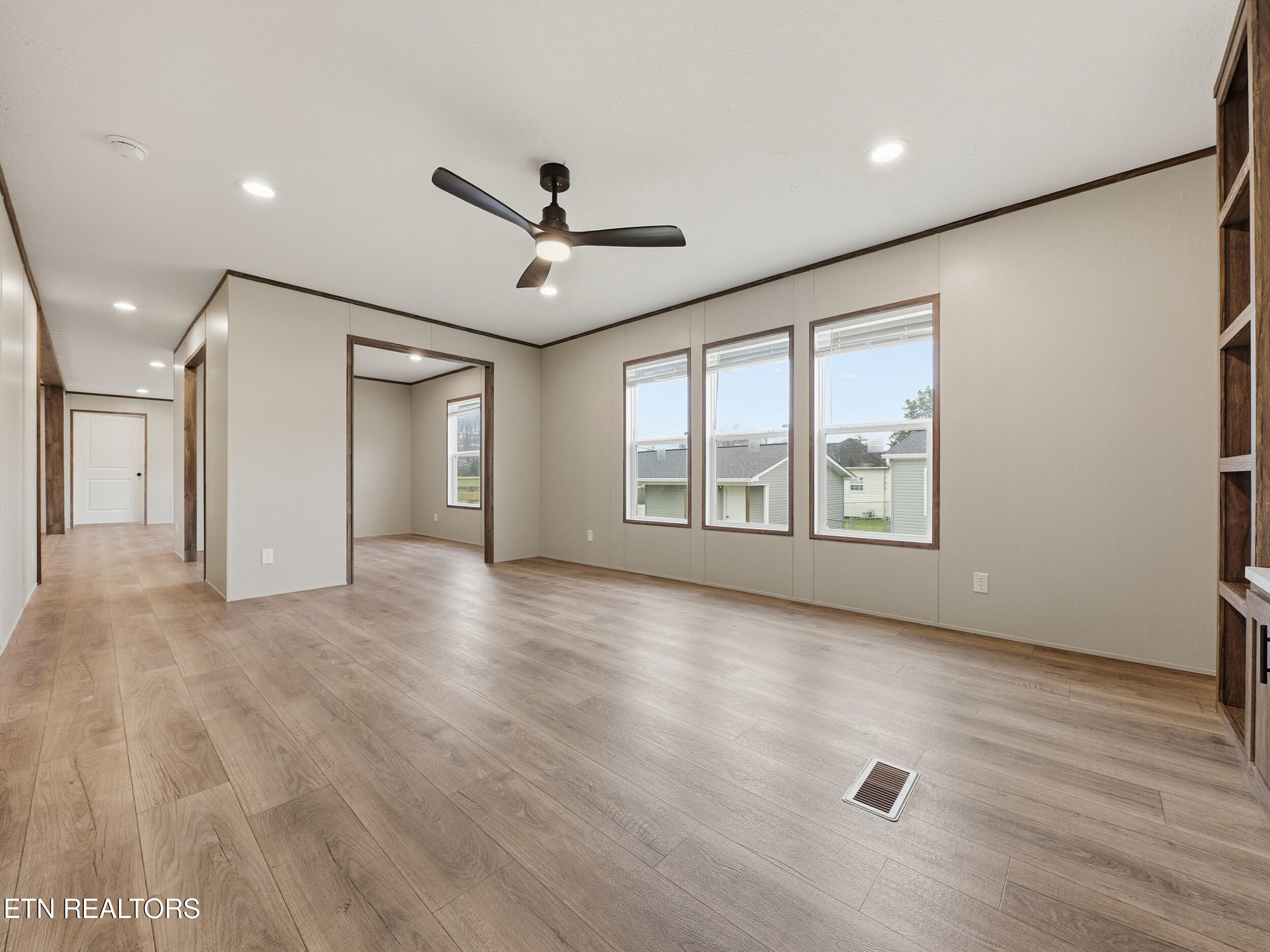 725 Siluria Street Harriman TN 37748