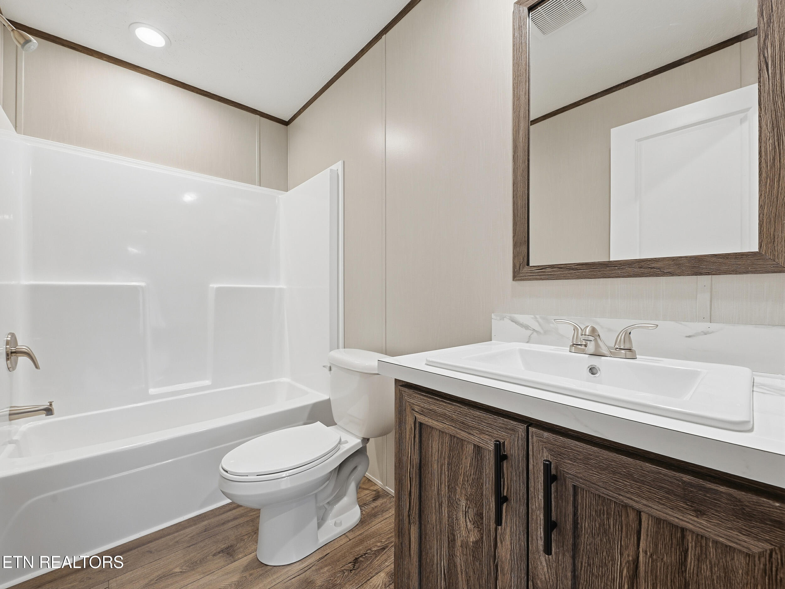 725 Siluria Street Harriman TN 37748