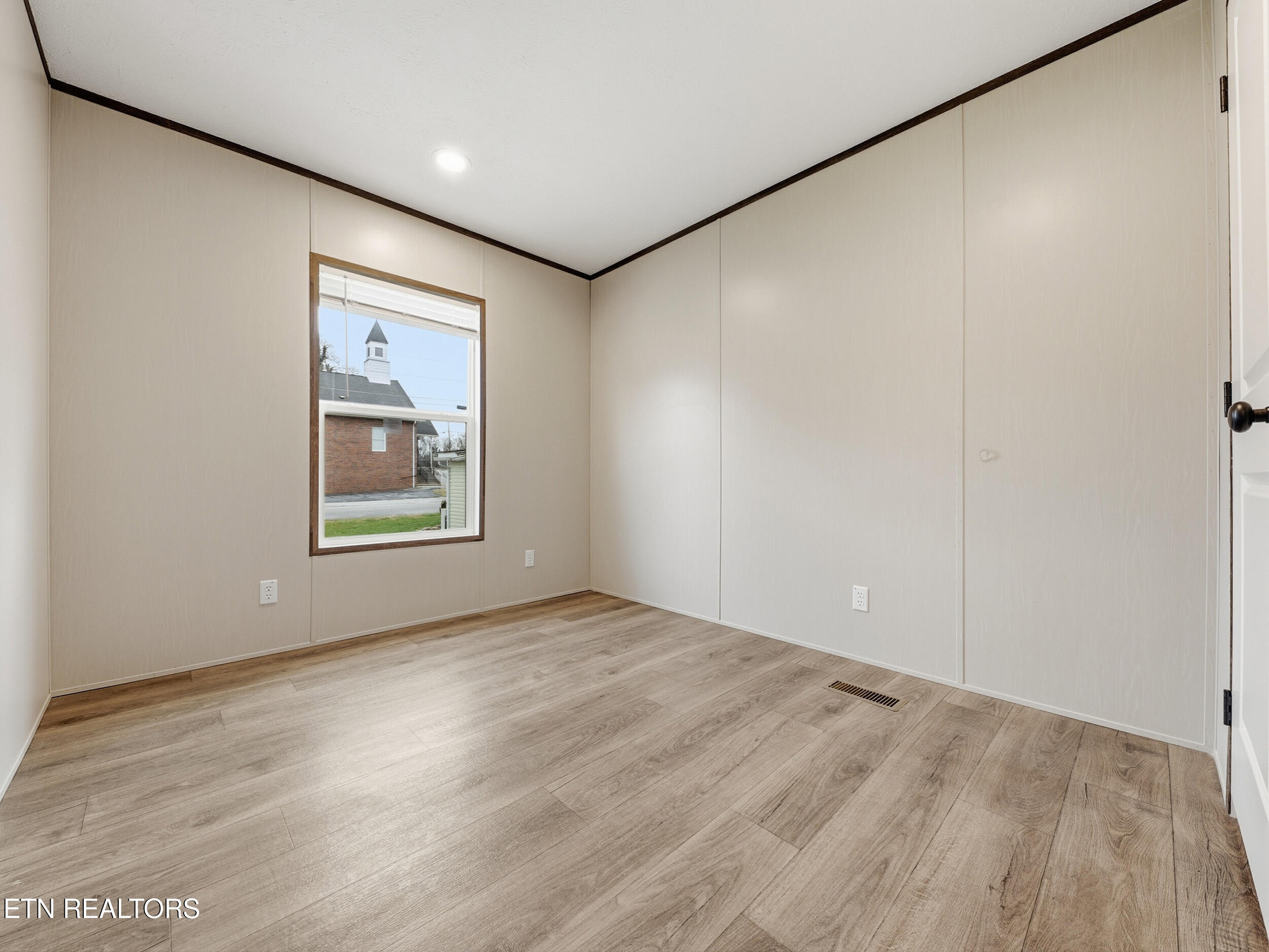 725 Siluria Street Harriman TN 37748