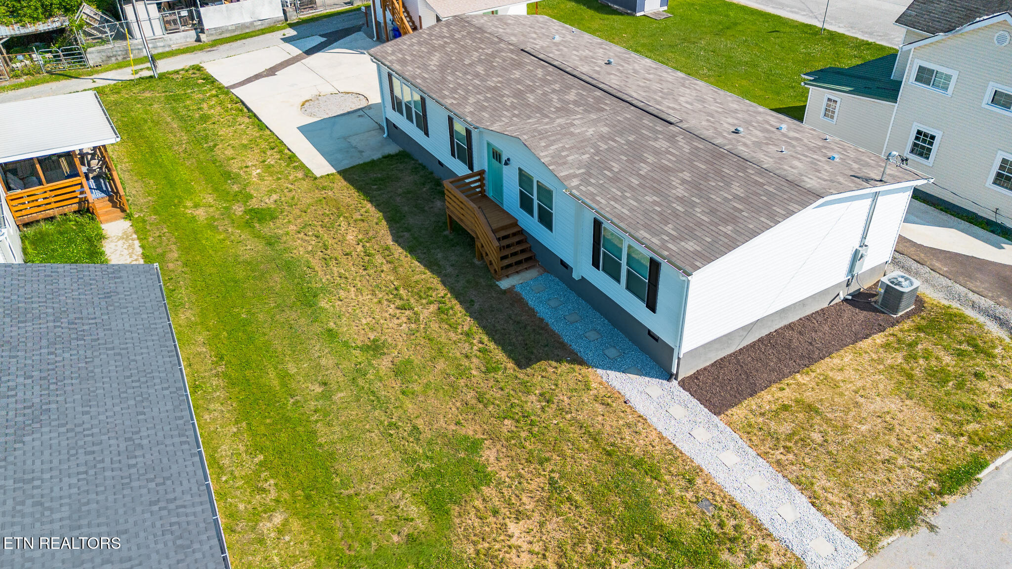 725 Siluria Street Harriman TN 37748
