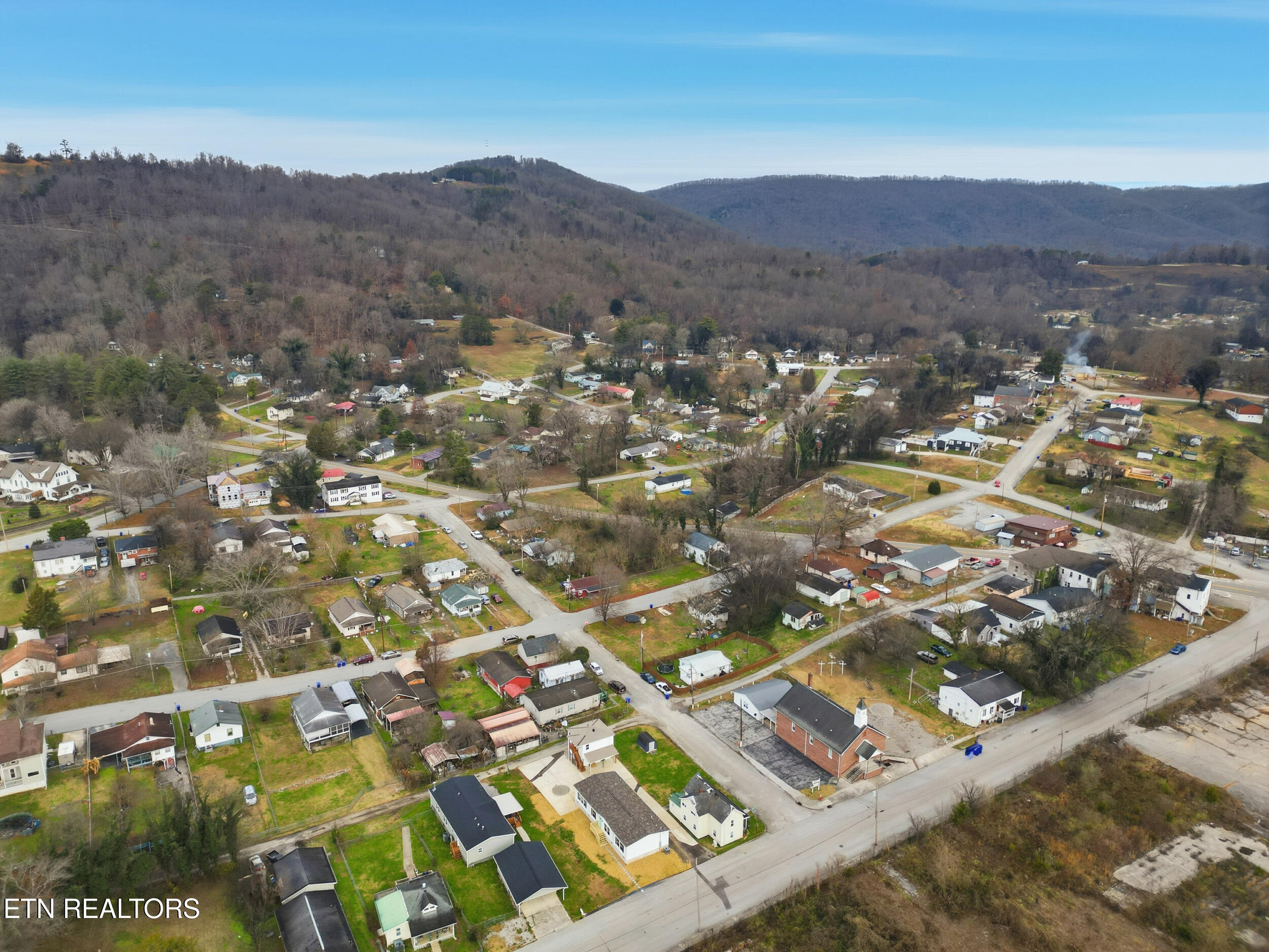 725 Siluria Street Harriman TN 37748