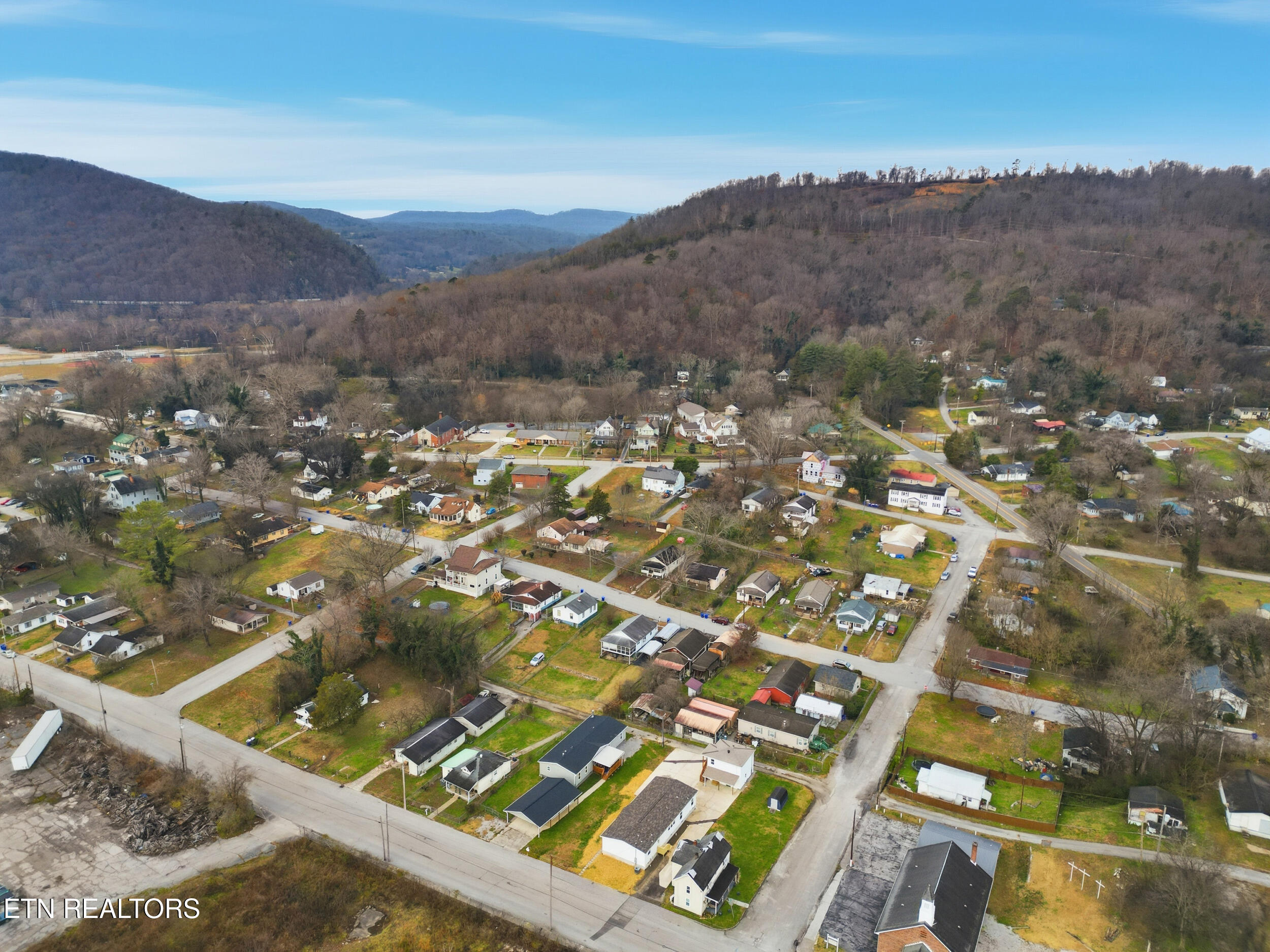 725 Siluria Street Harriman TN 37748