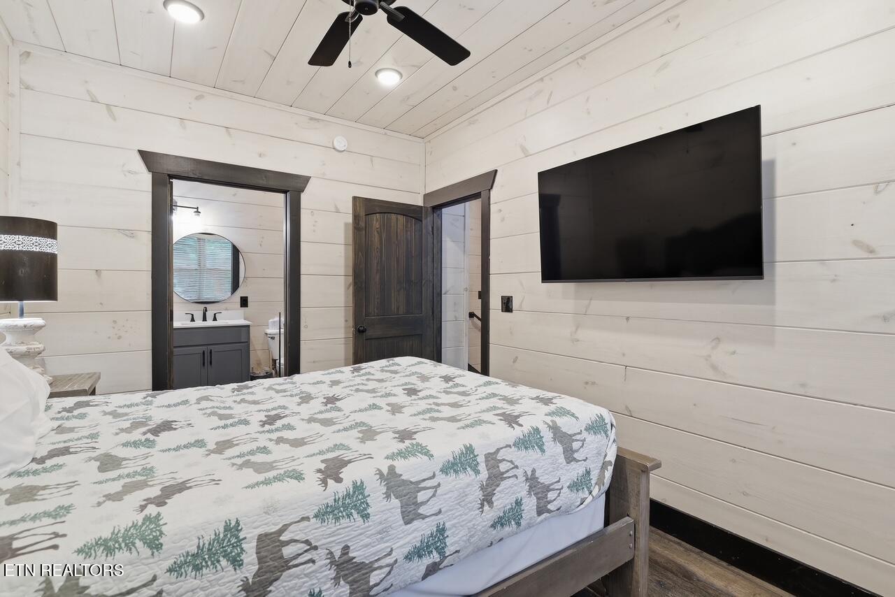 3032 Ridgetop Resort Way Pigeon Forge TN 37863
