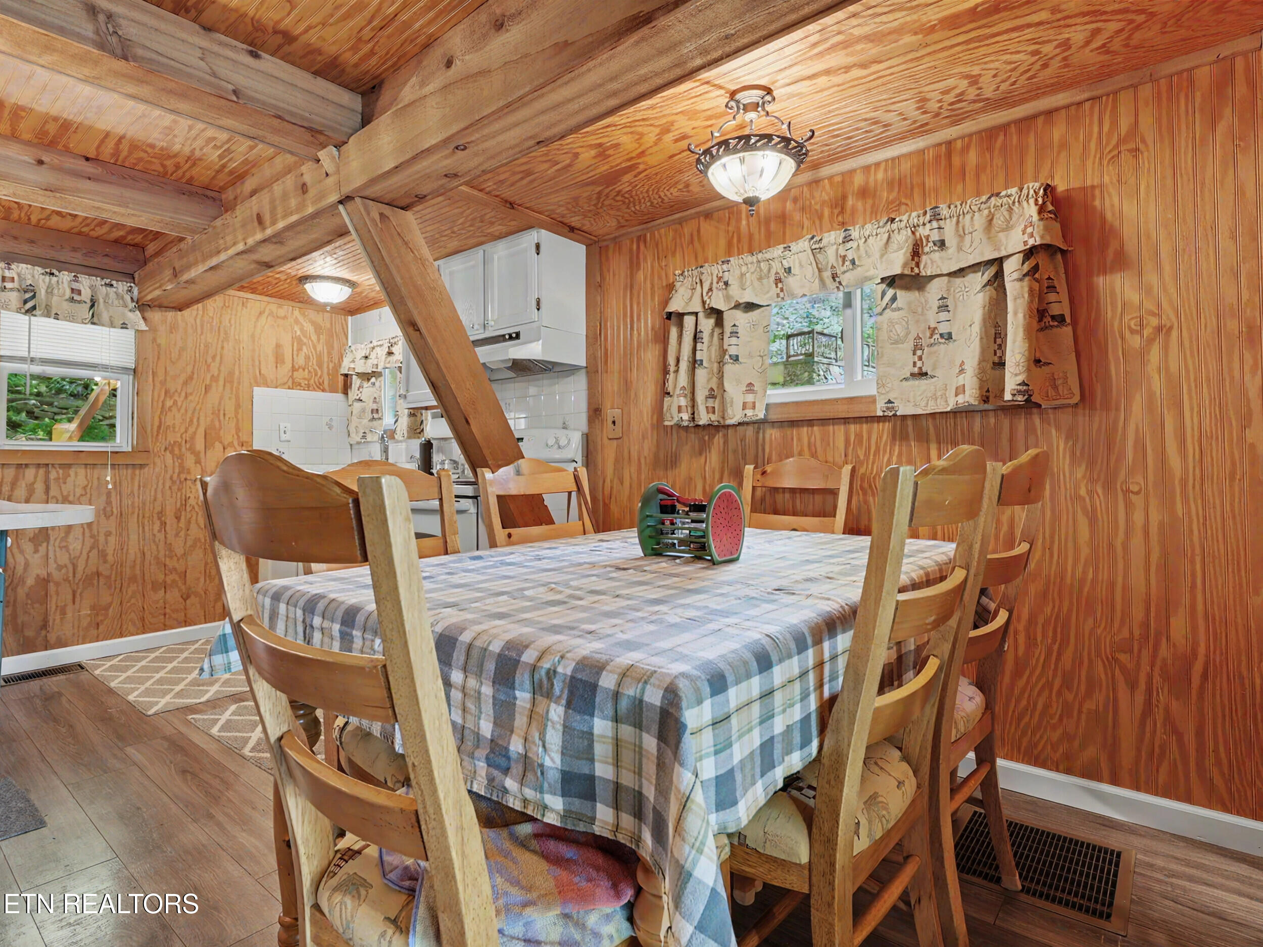 949 Flat Hollow Marina Road Speedwell TN 37870