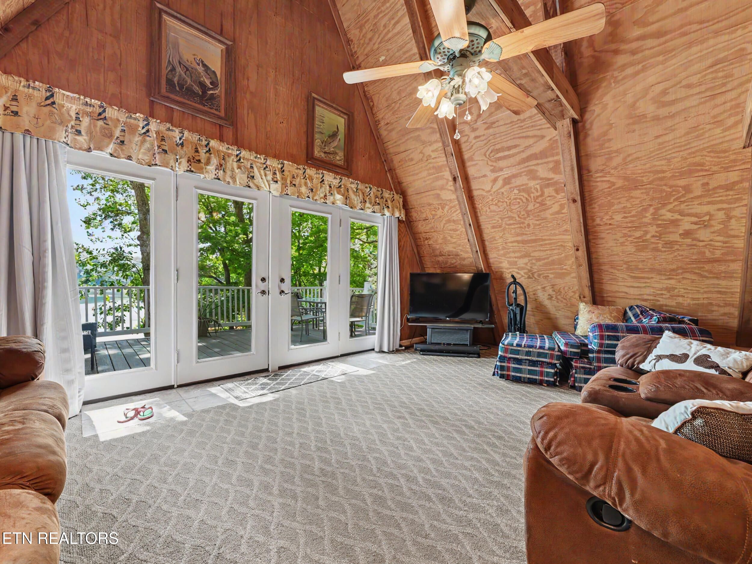 949 Flat Hollow Marina Road Speedwell TN 37870