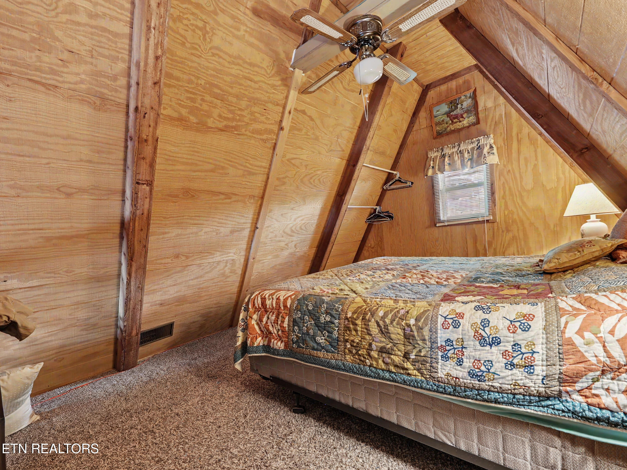 949 Flat Hollow Marina Road Speedwell TN 37870