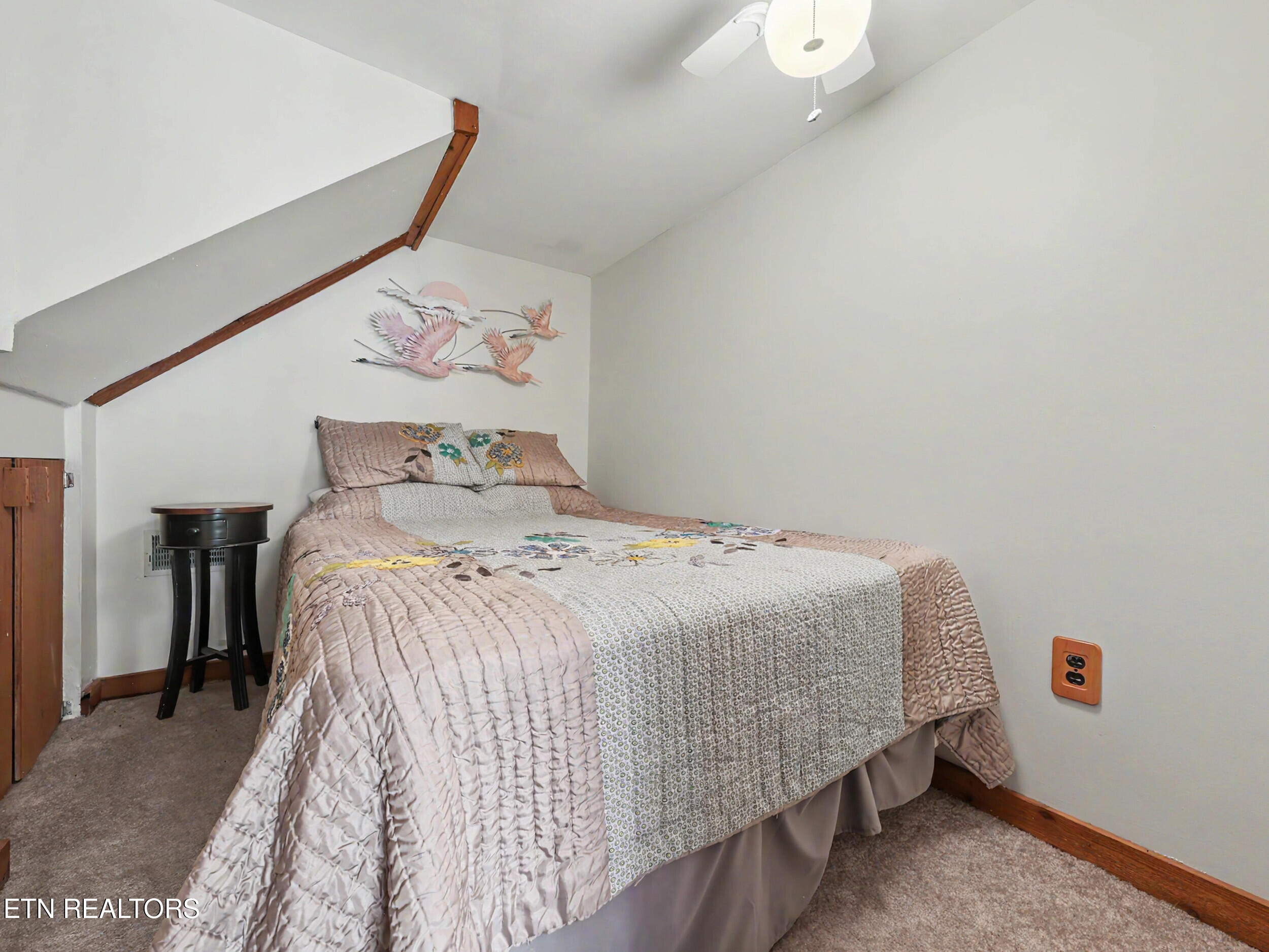 949 Flat Hollow Marina Road Speedwell TN 37870