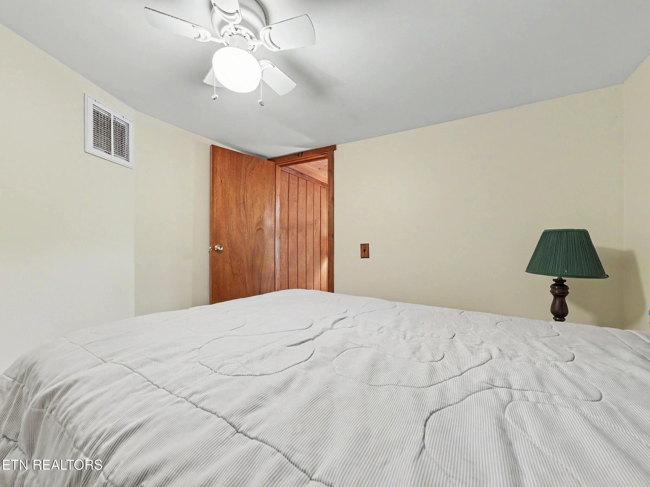 949 Flat Hollow Marina Road Speedwell TN 37870