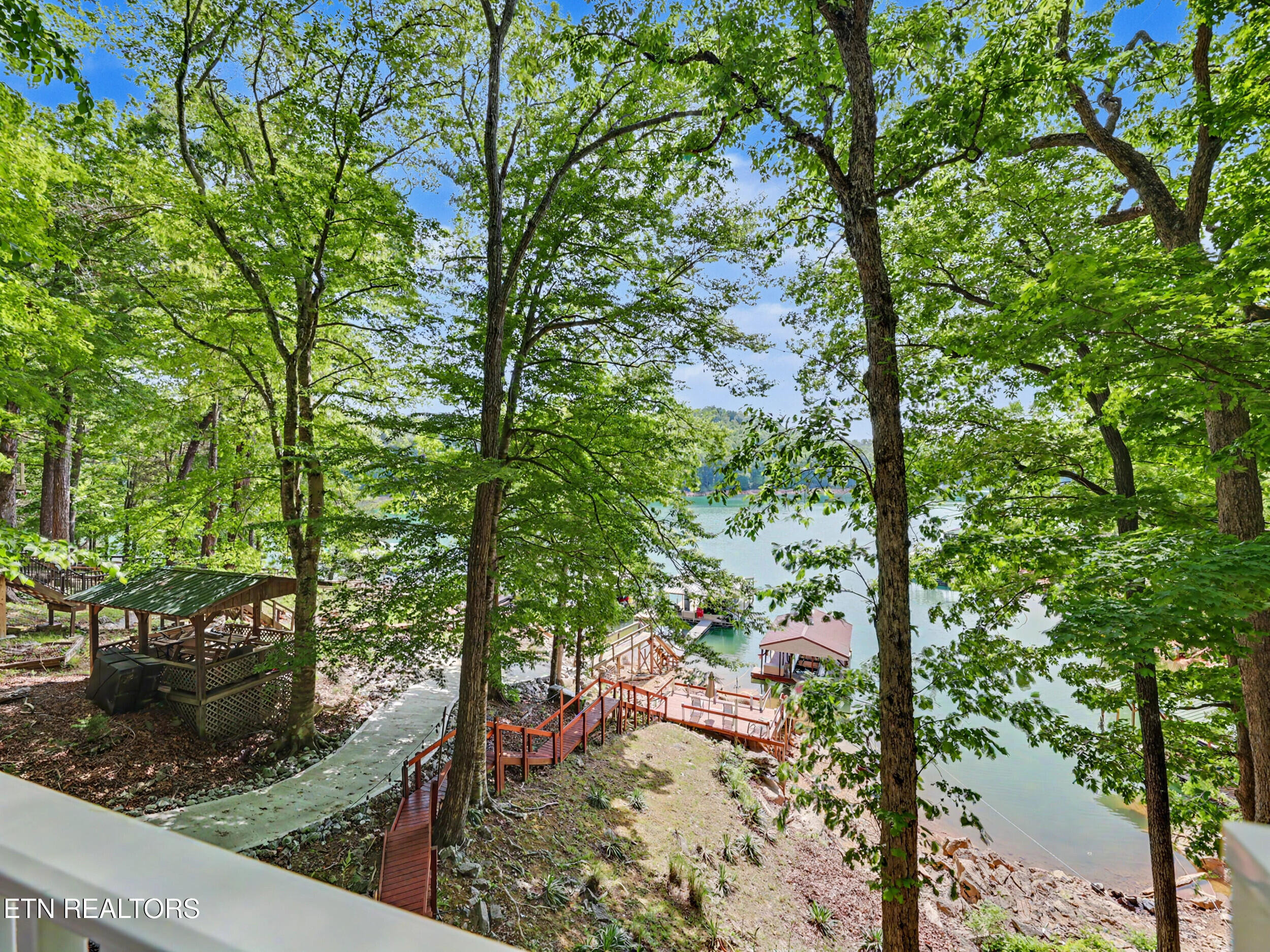 949 Flat Hollow Marina Road Speedwell TN 37870