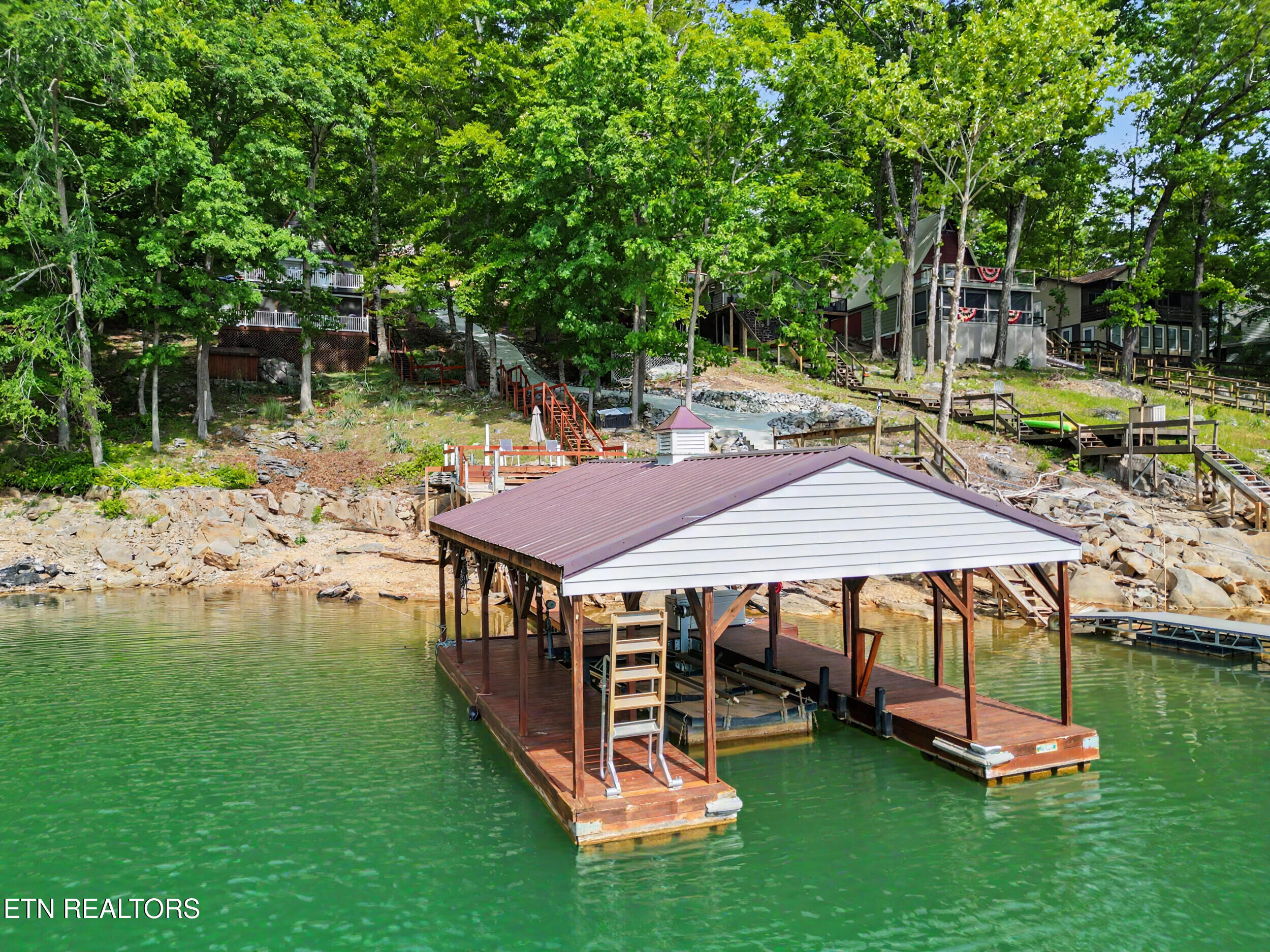 949 Flat Hollow Marina Road Speedwell TN 37870