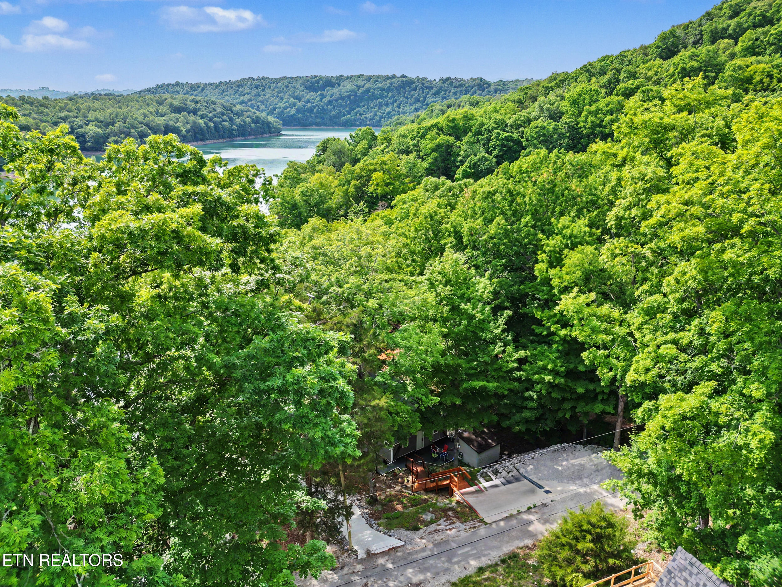 949 Flat Hollow Marina Road Speedwell TN 37870