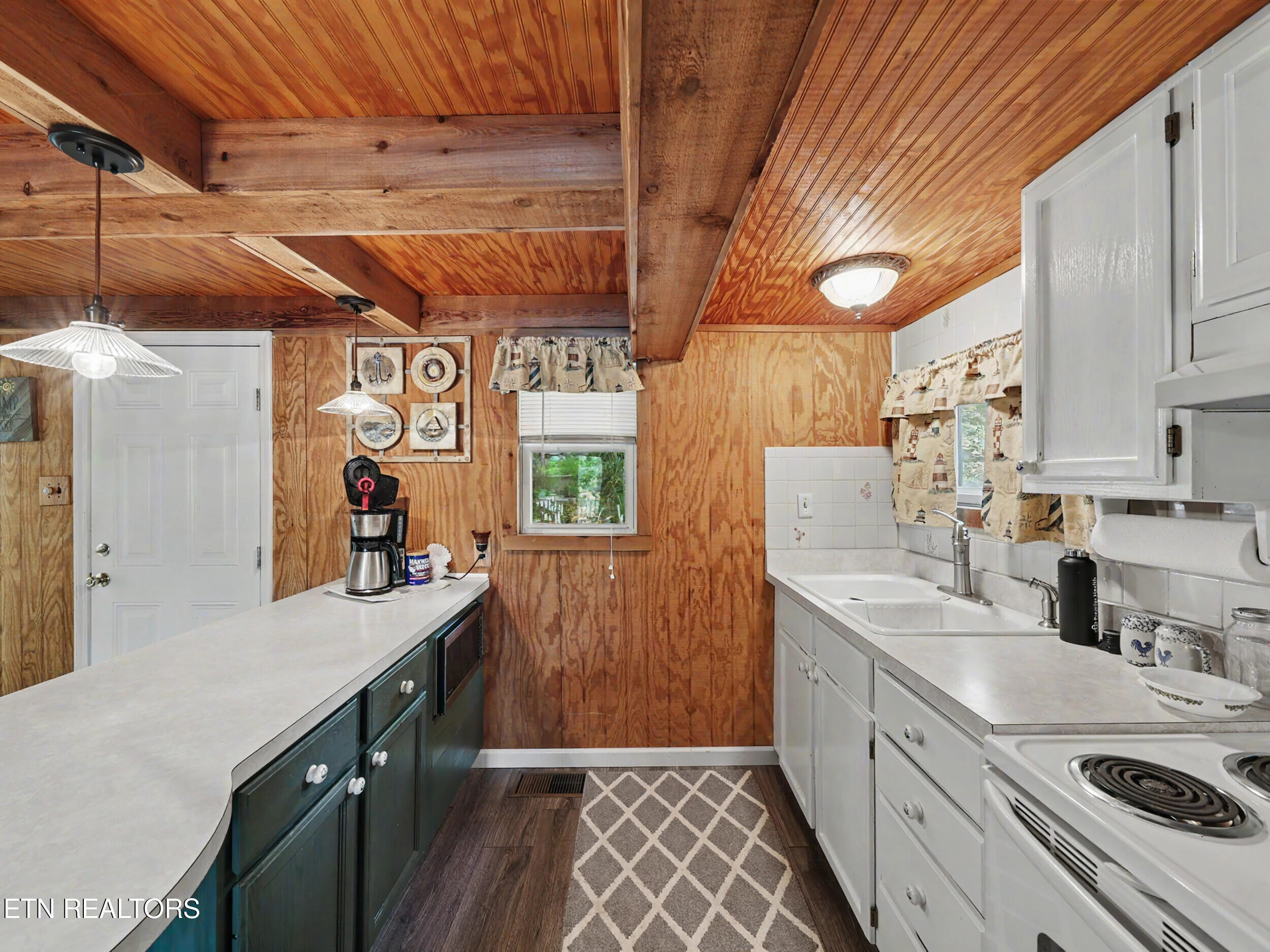 949 Flat Hollow Marina Road Speedwell TN 37870