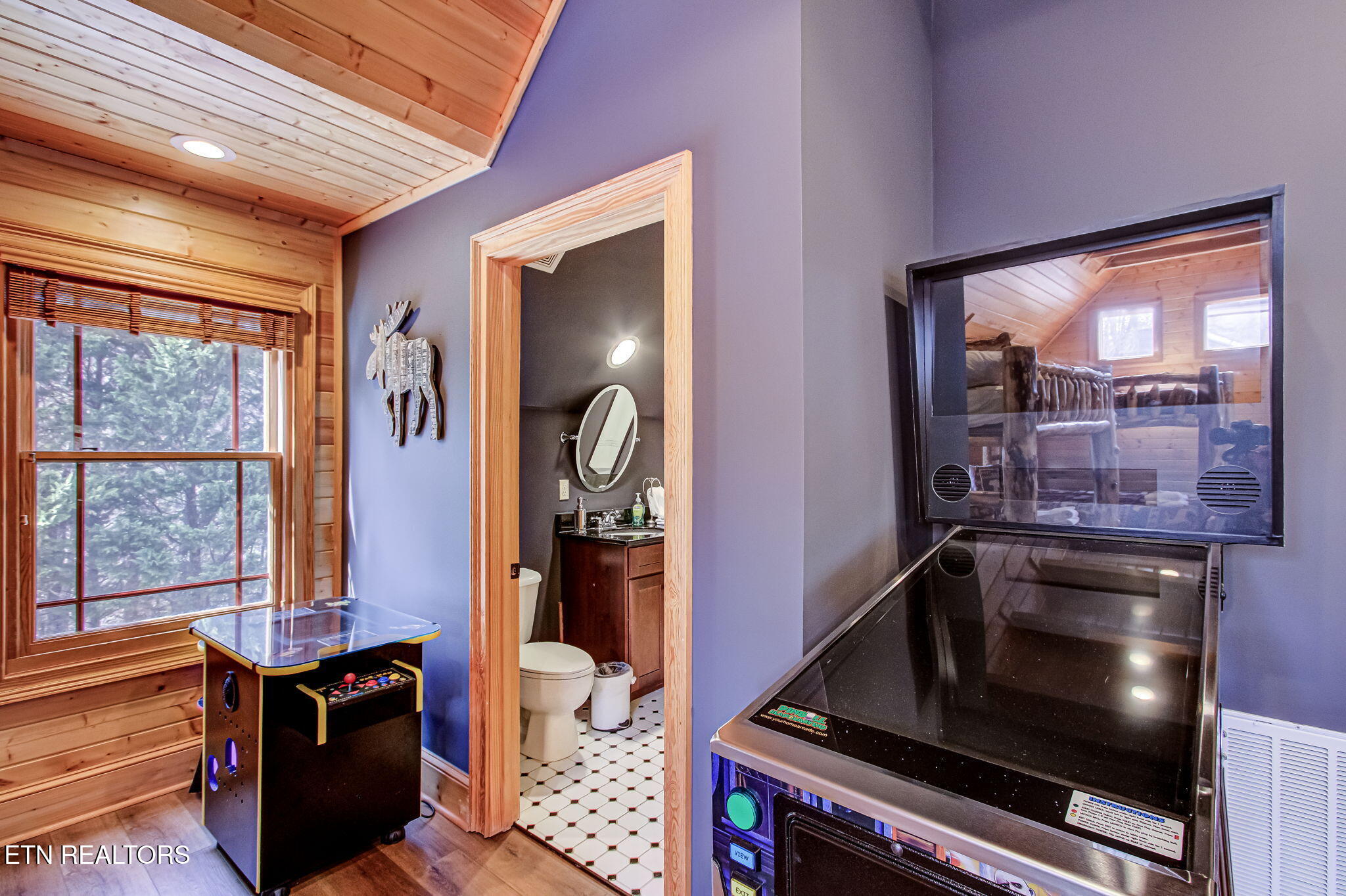 3385 Birds Creek Road Sevierville TN 37876