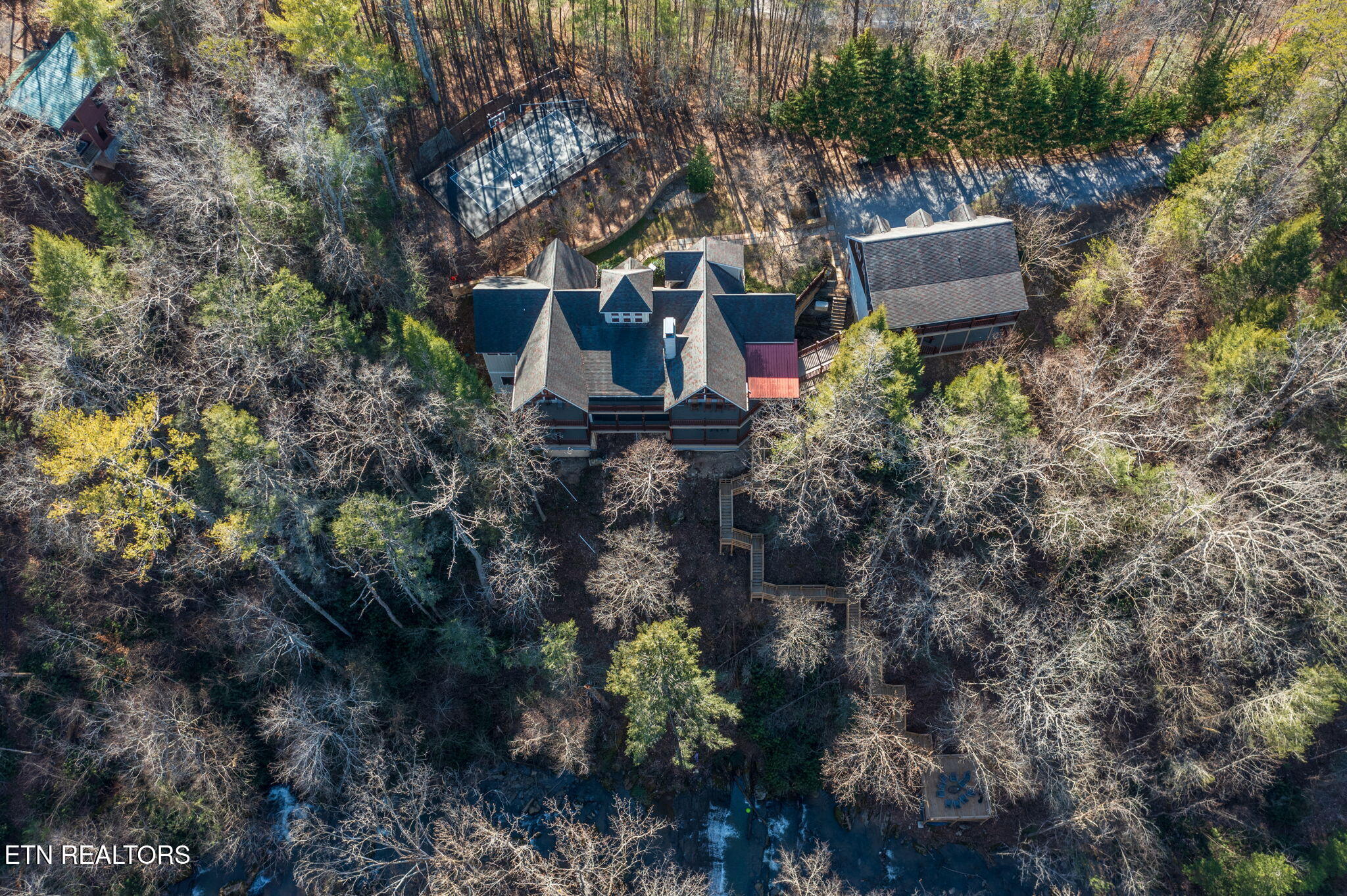 3385 Birds Creek Road Sevierville TN 37876