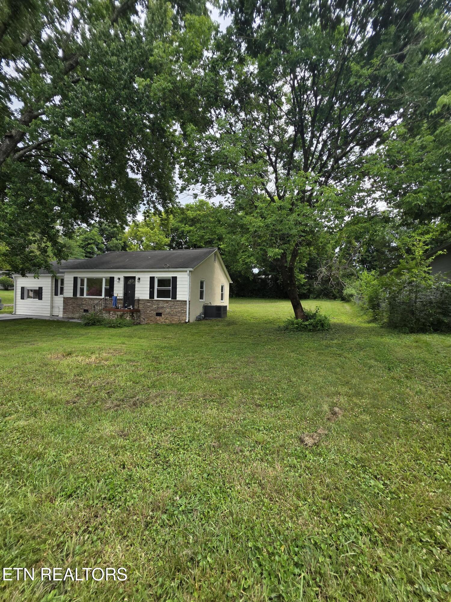 2204 Bradshaw Garden Road Knoxville TN 37912