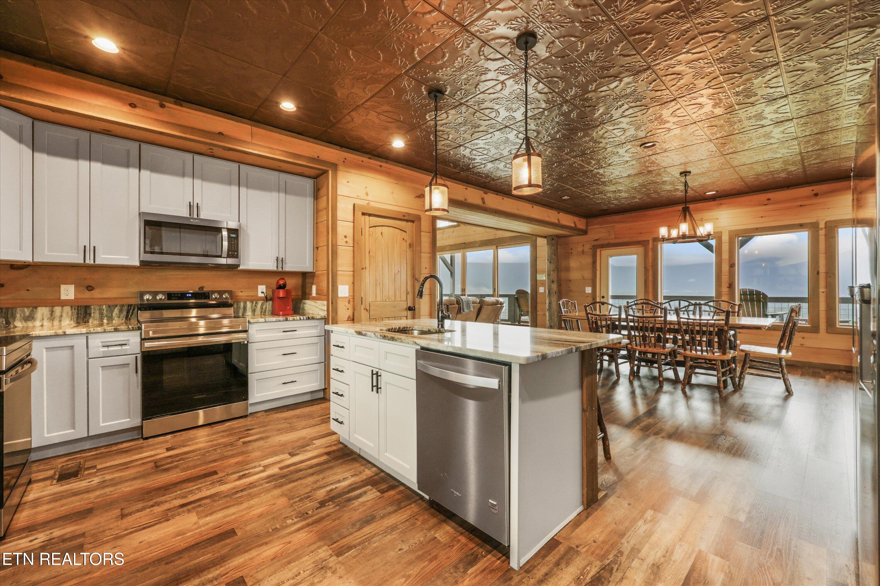 912 Piney Butt Way Gatlinburg TN 37738