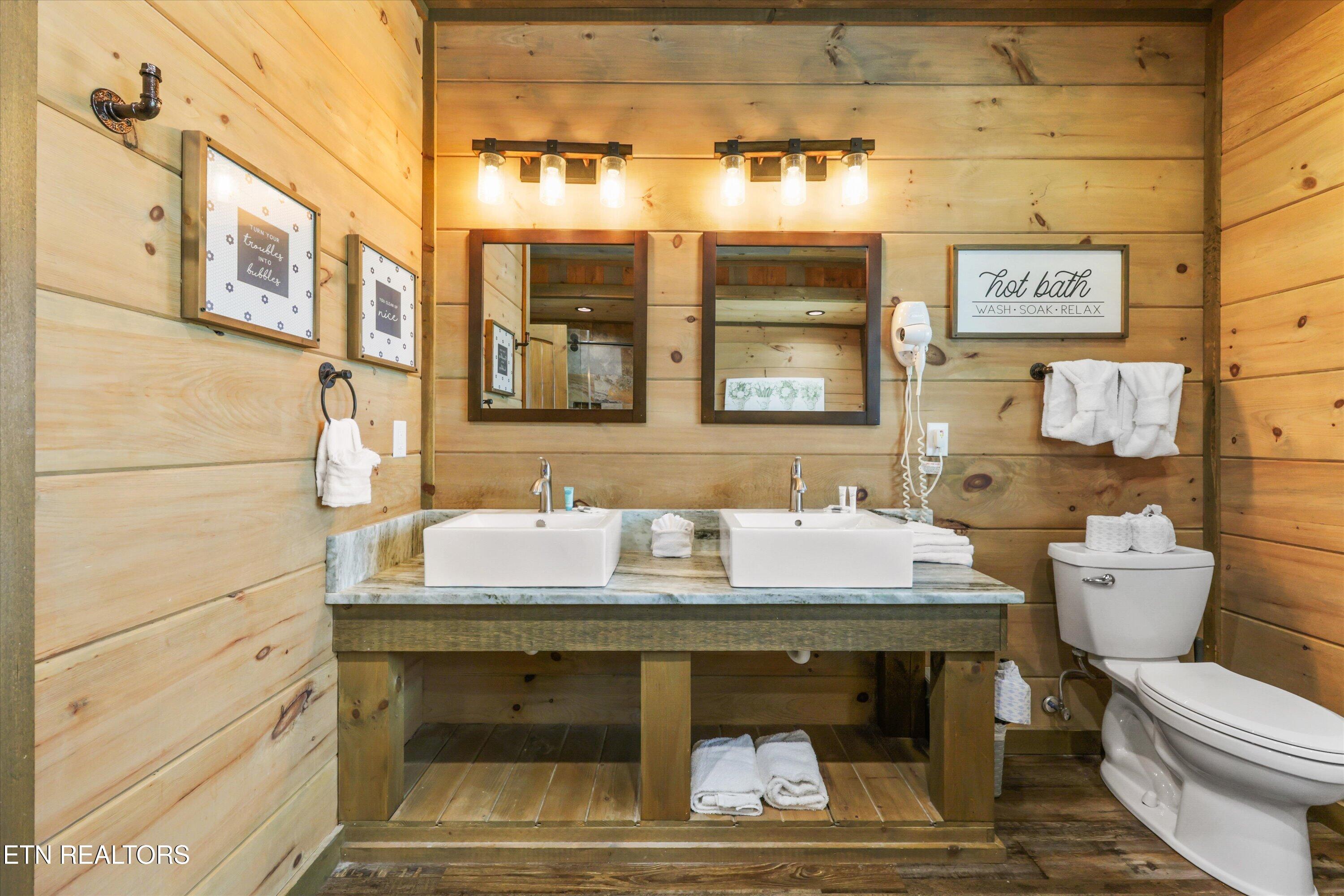 912 Piney Butt Way Gatlinburg TN 37738