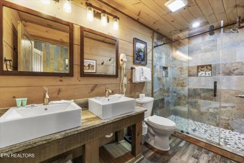 912 Piney Butt Way Gatlinburg TN 37738