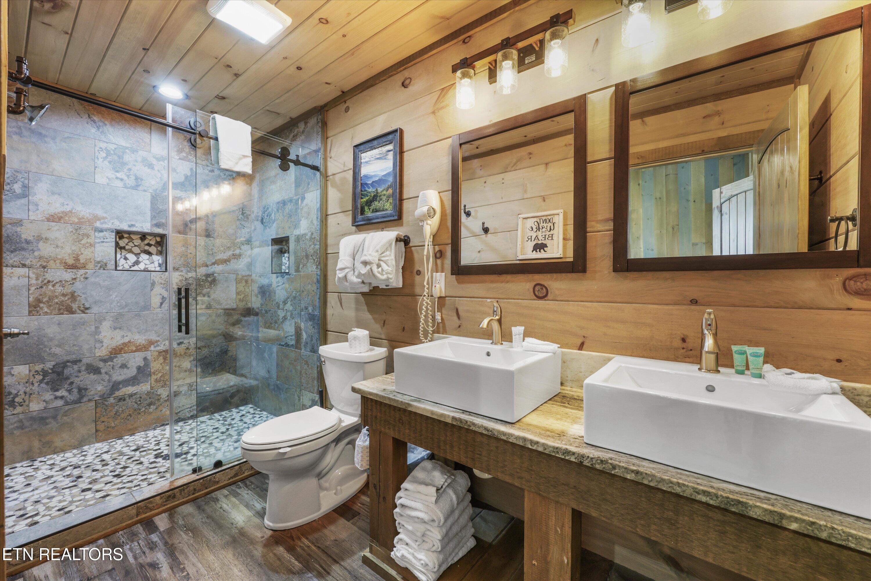 912 Piney Butt Way Gatlinburg TN 37738