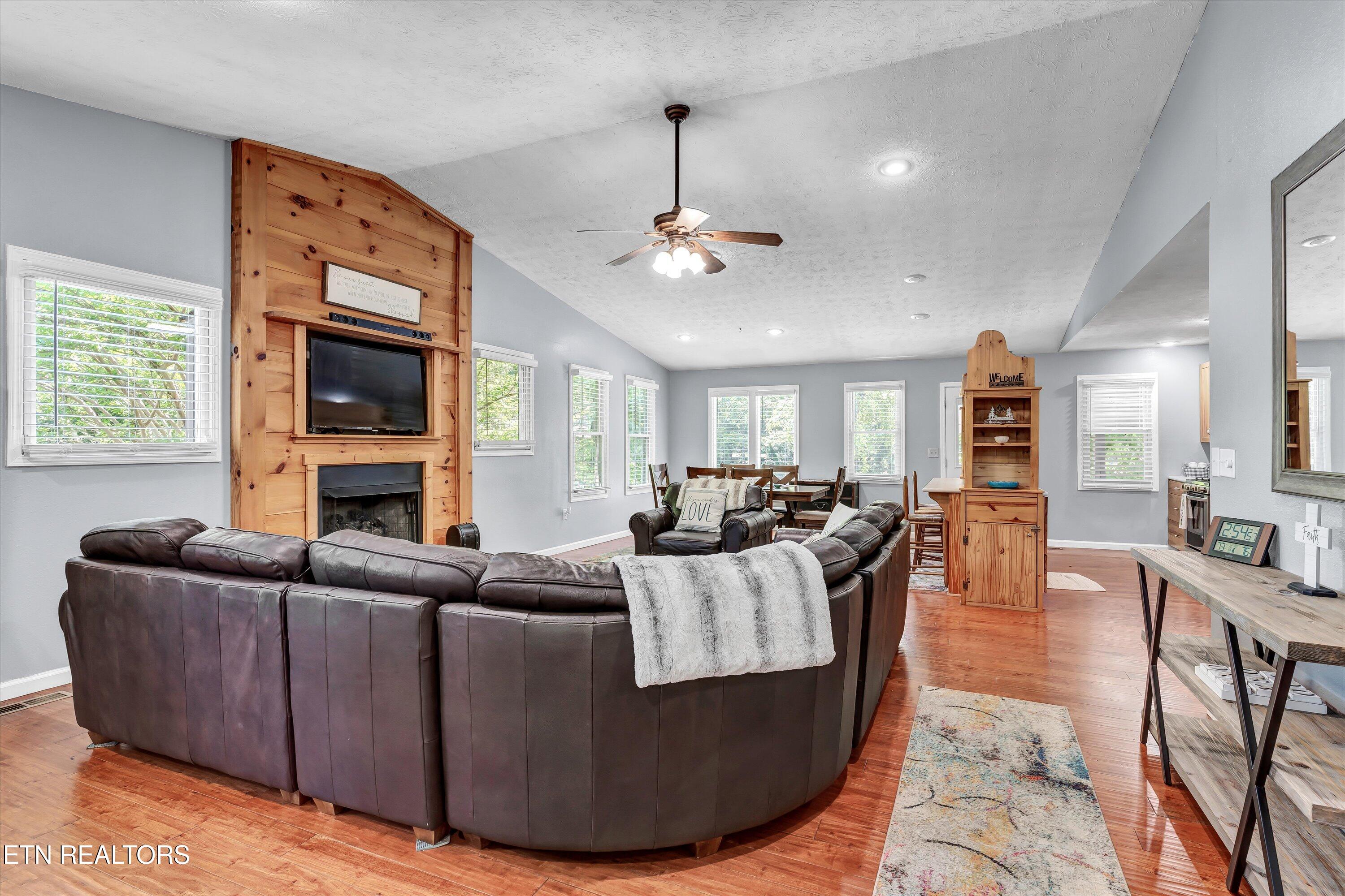 2259 Hartford Road Cosby TN 37722