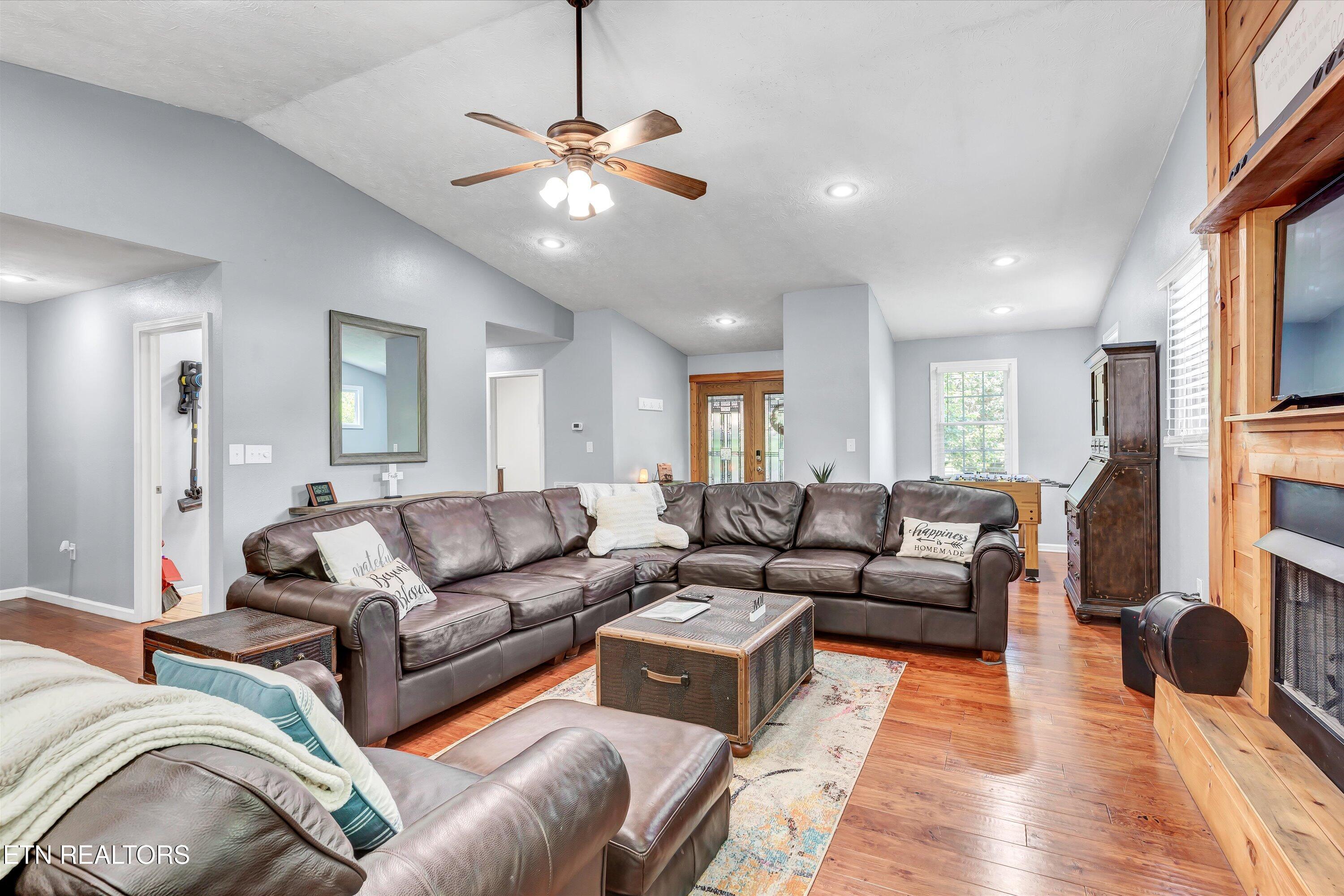 2259 Hartford Road Cosby TN 37722