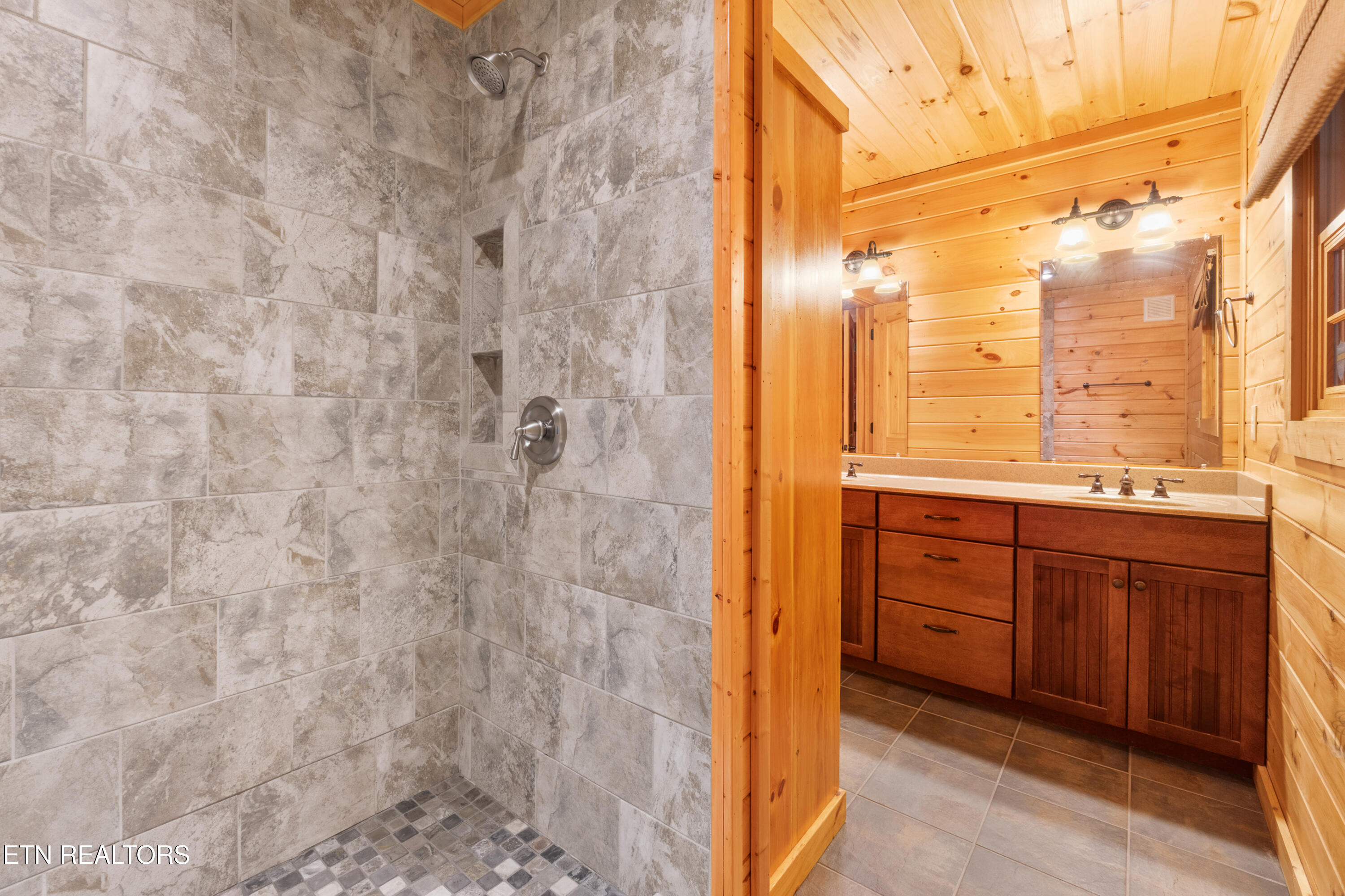 724 Tanasi Trail Townsend TN 37882
