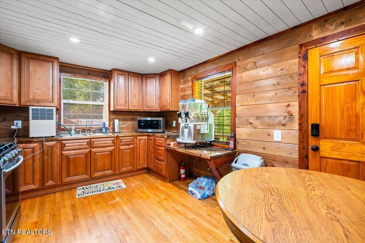 696 Young Road Lafollette TN 37766