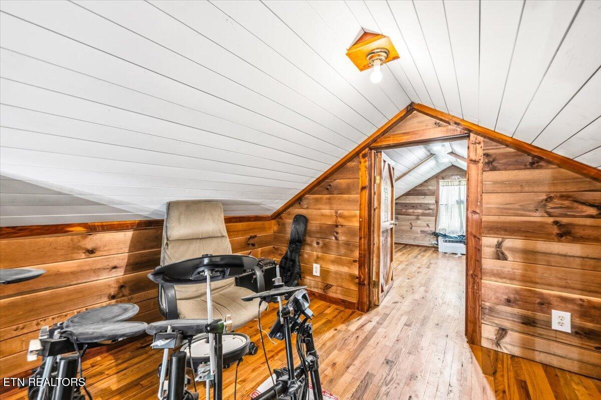 696 Young Road Lafollette TN 37766