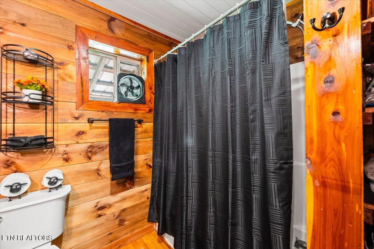 696 Young Road Lafollette TN 37766
