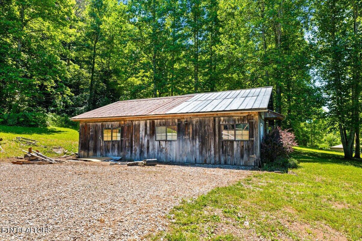 696 Young Road Lafollette TN 37766